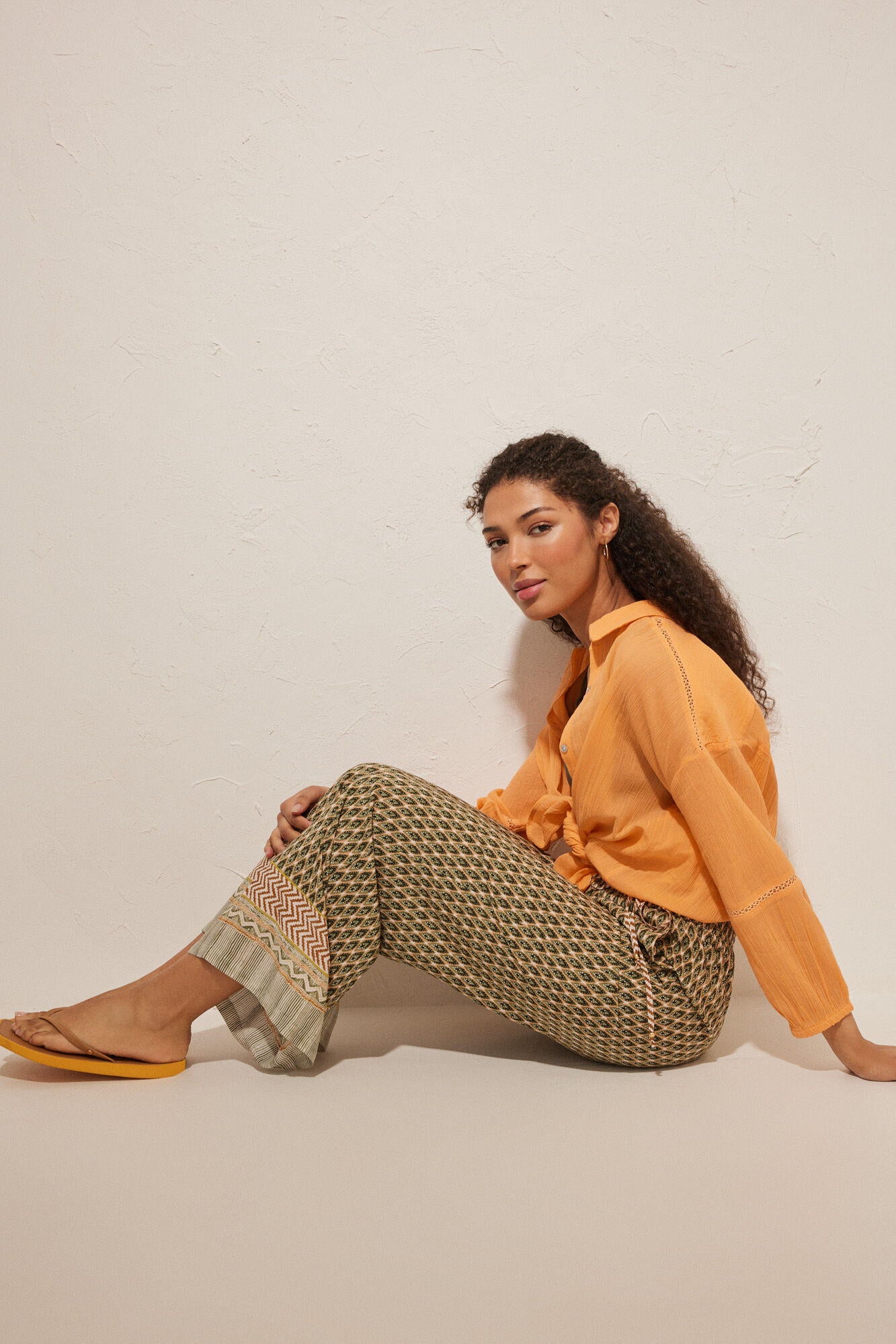 Printed Loose Fit Trousers_5547395_29_01