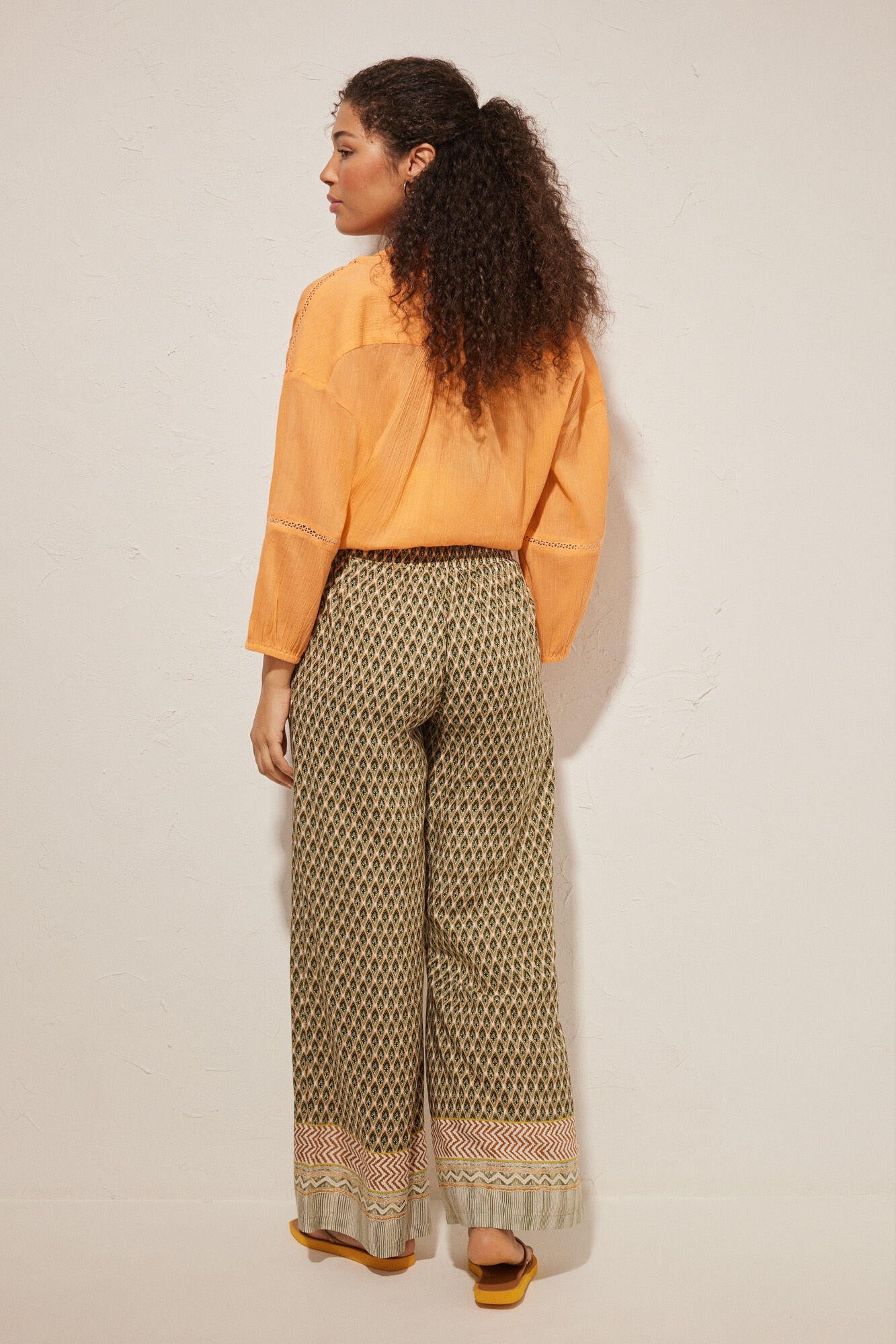 Printed Loose Fit Trousers_5547395_29_05