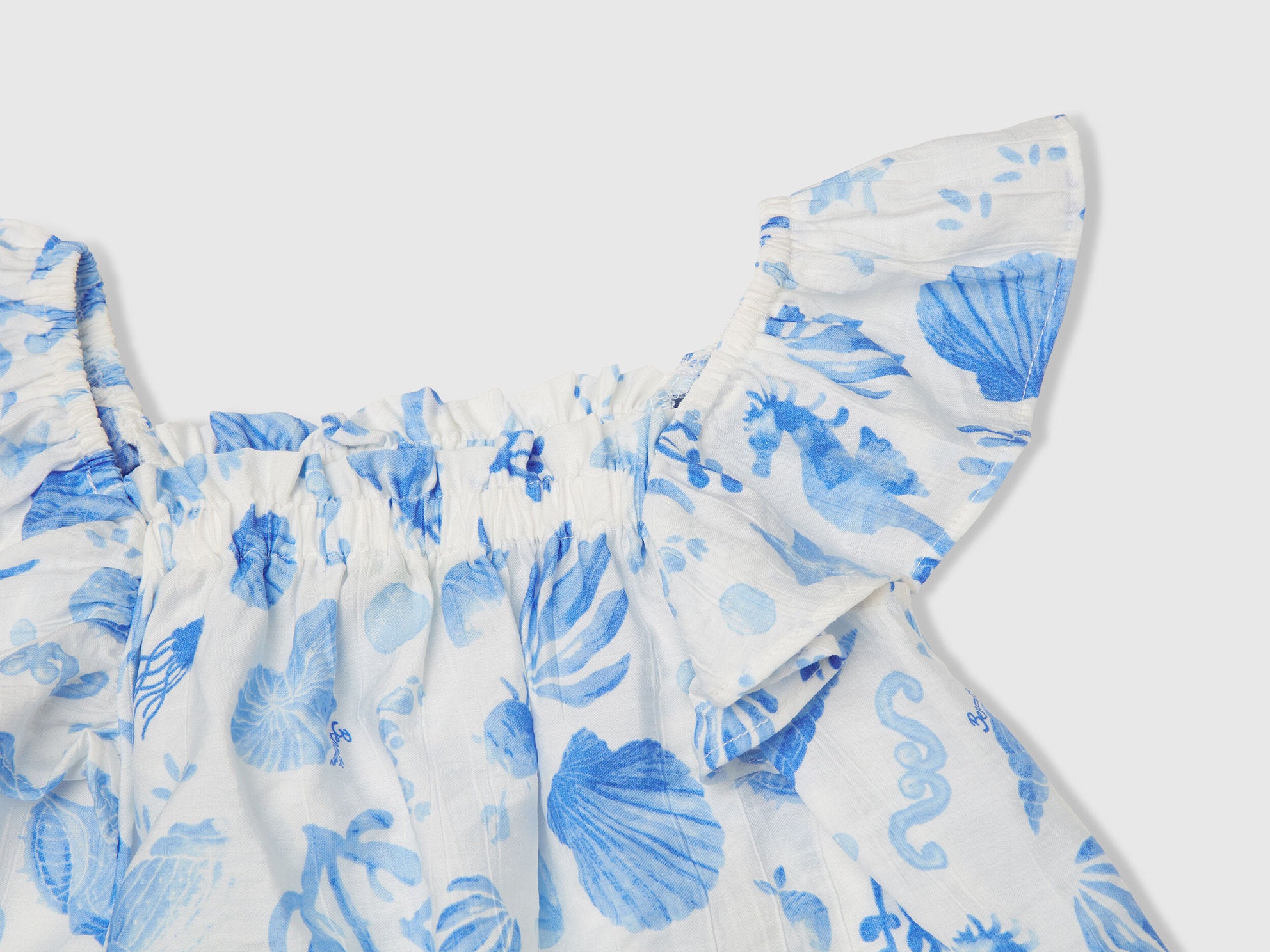 Benetton_Top with Floral Print_55M6GH006_73H_03