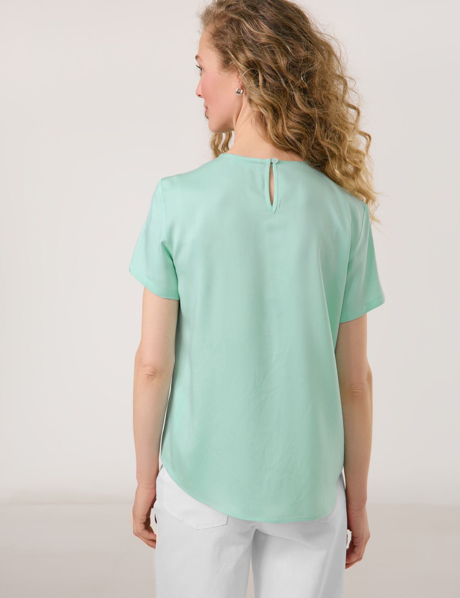 Gerry Weber_Flowing Blouse Top with Pleated Details_560034-31509_80099_06