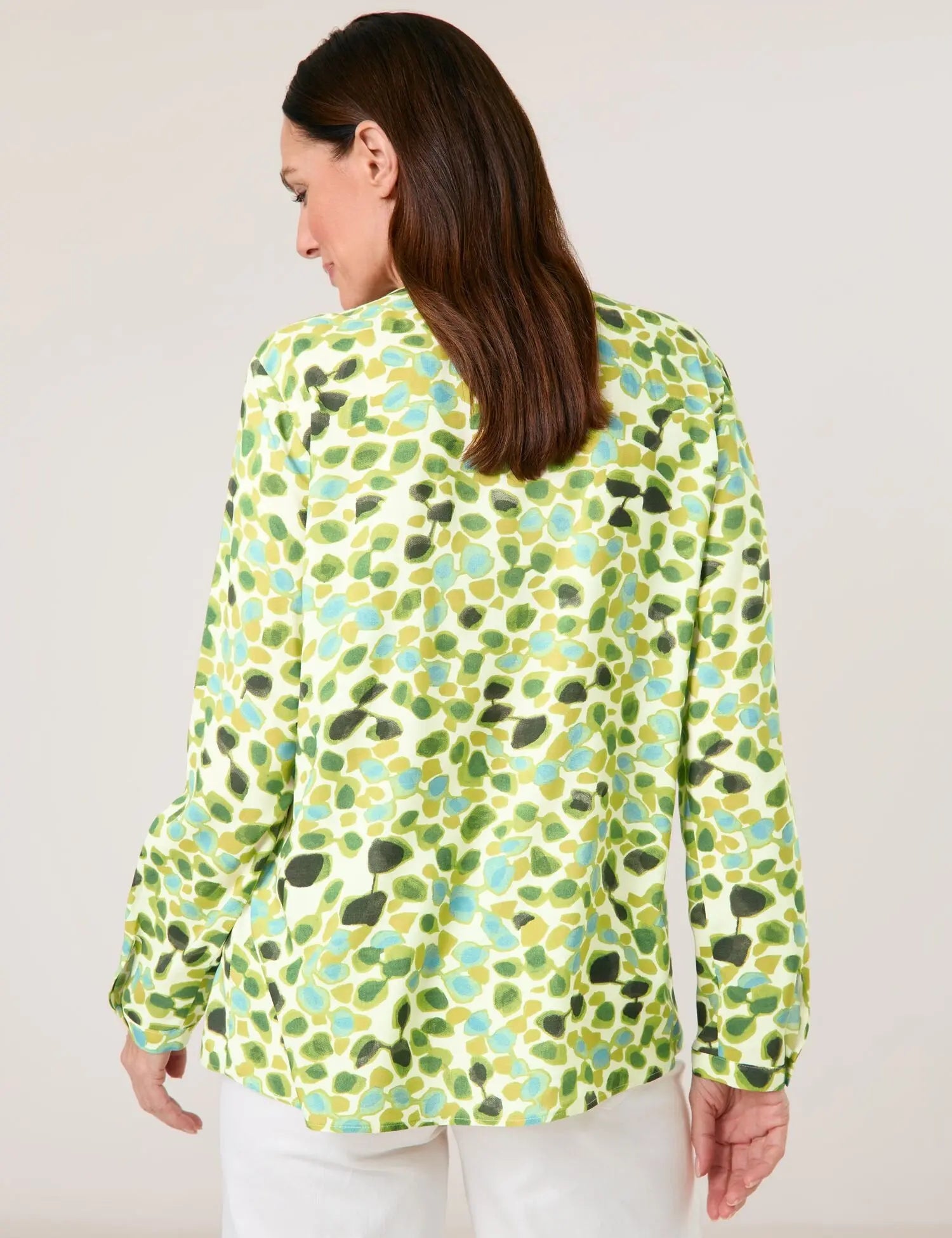 Gerry Weber_Flowing Long Sleeve Blouse with an All-Over Pattern_560040-31464_9037_06