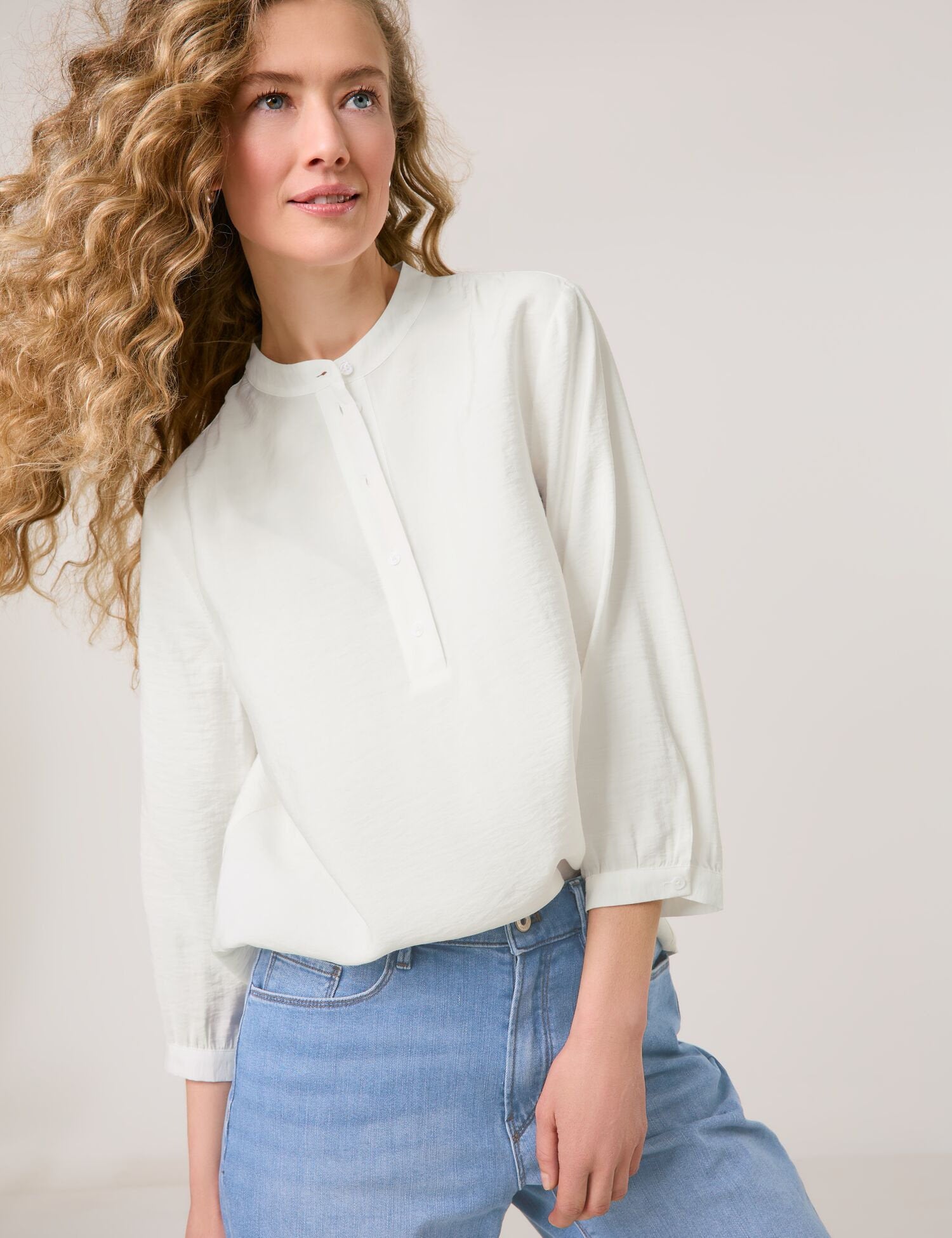 Gerry Weber_Stylish Blouse with 3/4-Length Sleeves_560055-31406_99700_01