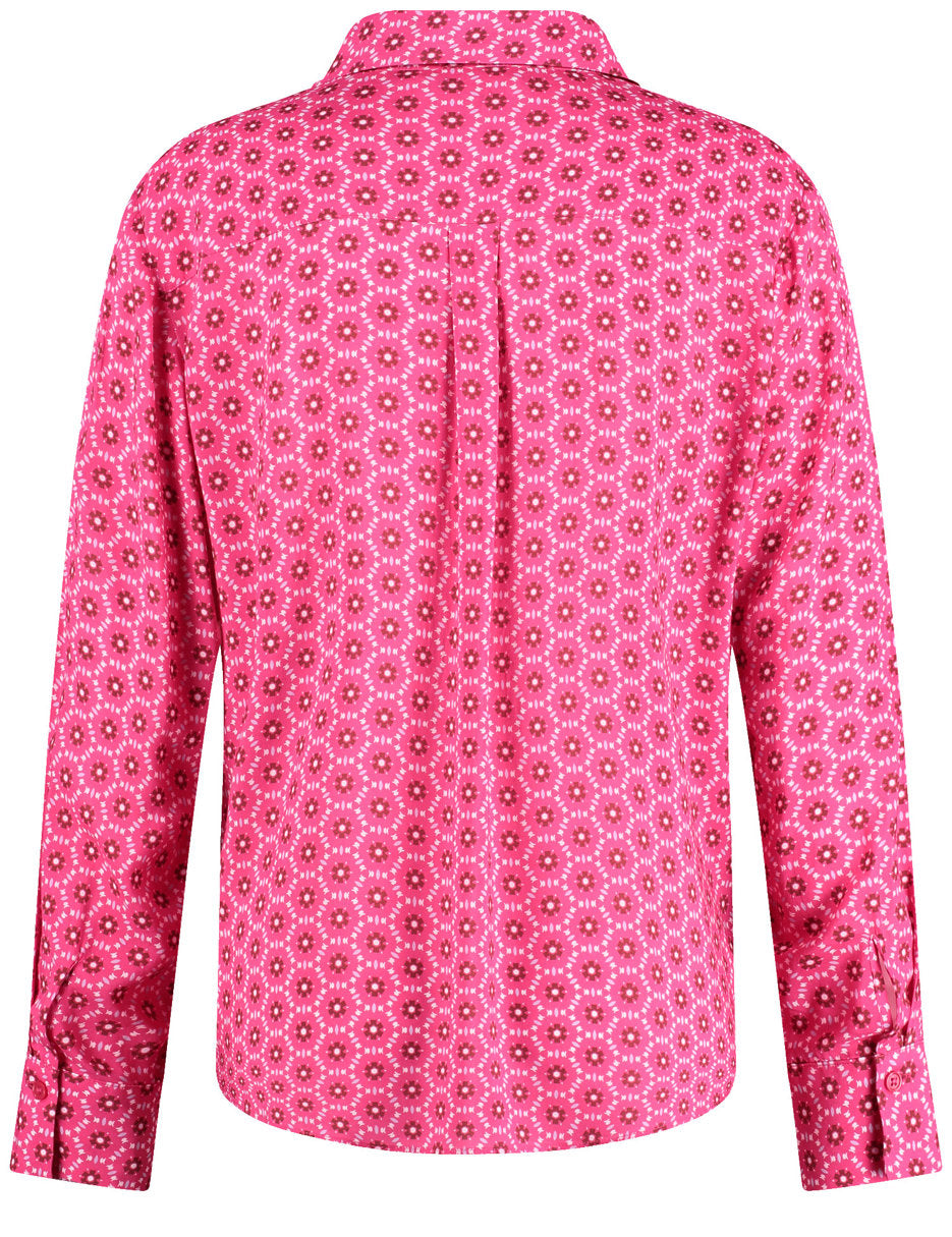Gerry Weber_Sustainable Shirt Blouse with an All-Over Pattern_560058-31412_3038_02