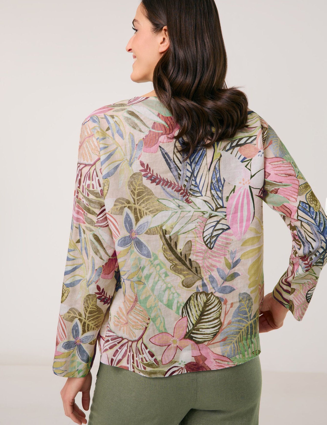 Gerry Weber_Tunic Blouse Made of Pure Linen with an All-Over Floral Pattern_560062-31476_5037_06