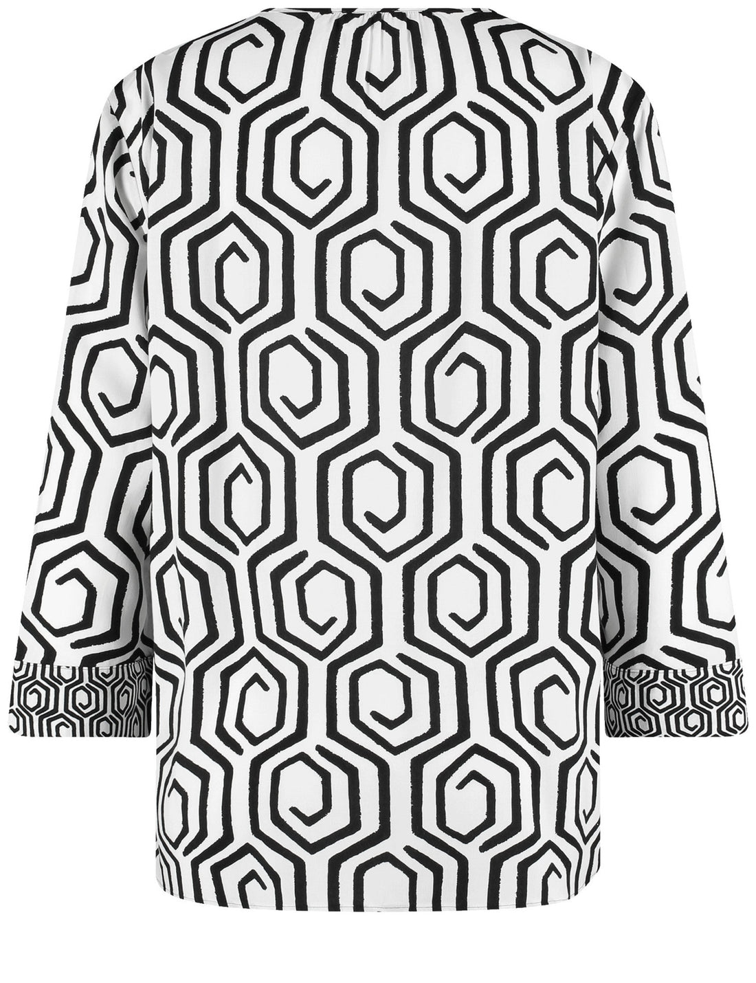 Gerry Weber_Sustainable 3/4-Sleeve Blouse with a Panelled Pattern_560087-31430_9069_02