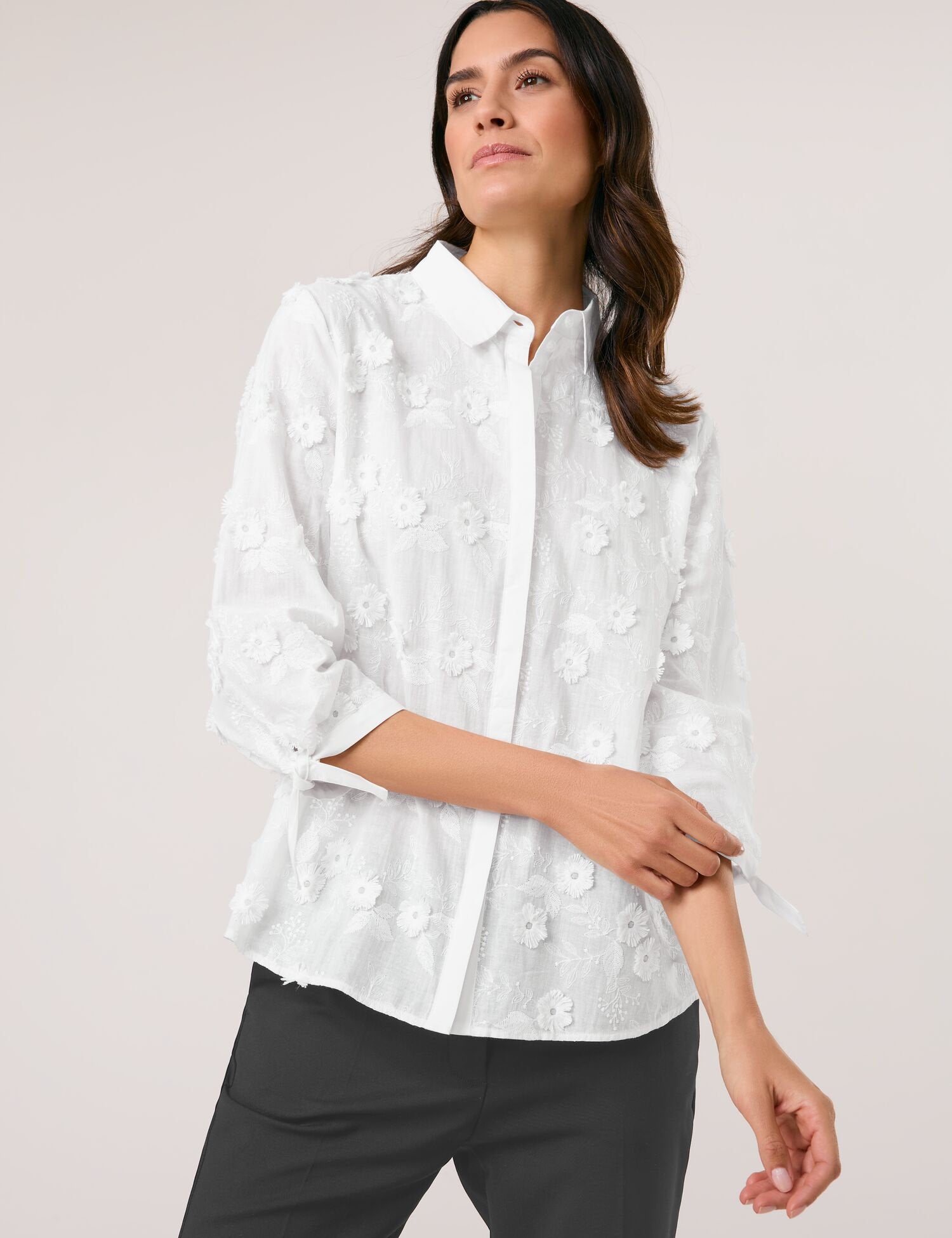 Gerry Weber_Blouse with 3/4-Length Sleeves and 3D Floral AppliquŽing_560106-31451_99600_01