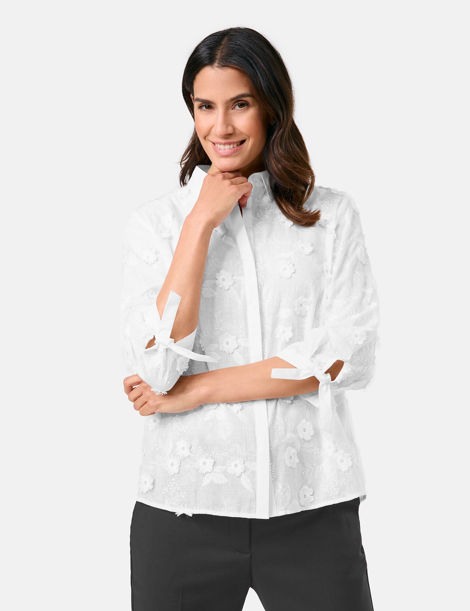 Gerry Weber_Blouse with 3/4-Length Sleeves and 3D Floral AppliquŽing_560106-31451_99600_02