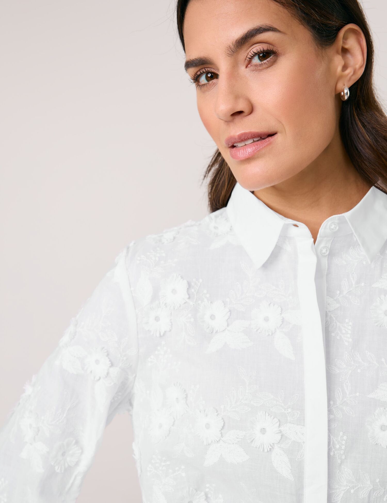 Gerry Weber_Blouse with 3/4-Length Sleeves and 3D Floral AppliquŽing_560106-31451_99600_04