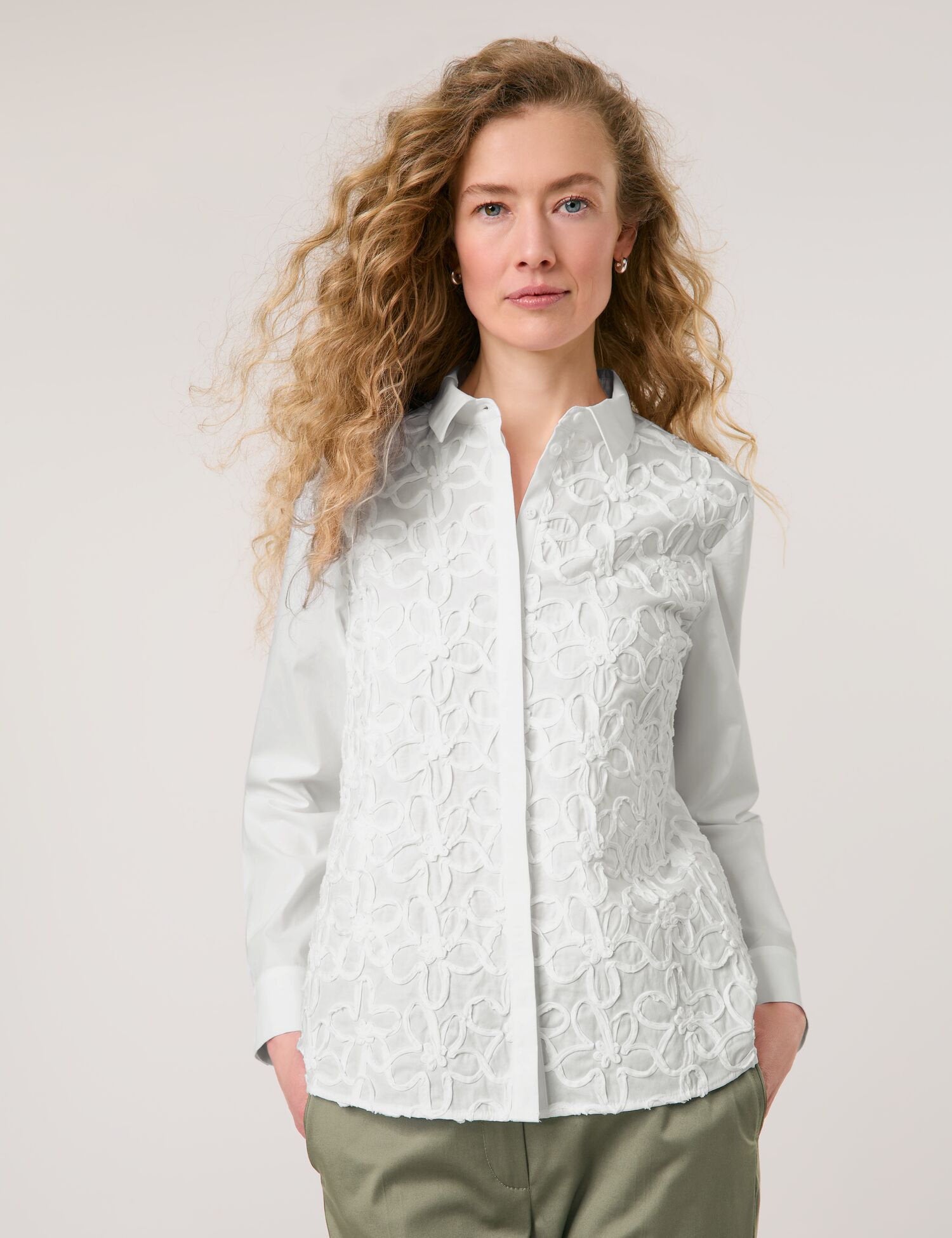 Gerry Weber_Long Sleeve Blouse with Floral Embroidery_560120-31415_99600_01