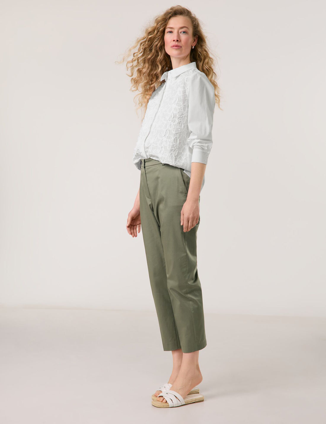 Gerry Weber_Long Sleeve Blouse with Floral Embroidery_560120-31415_99600_05