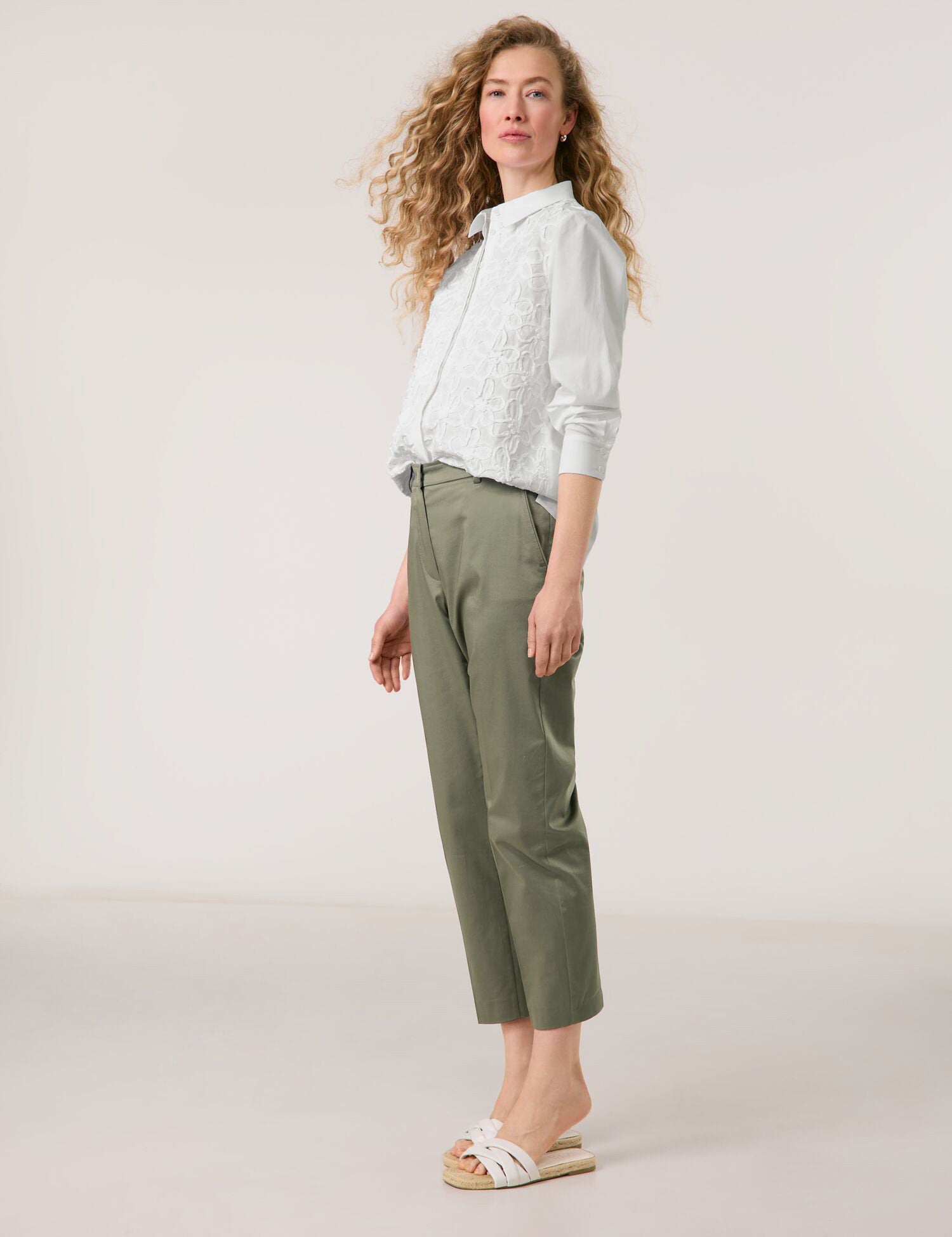 Gerry Weber_Long Sleeve Blouse with Floral Embroidery_560120-31415_99600_05