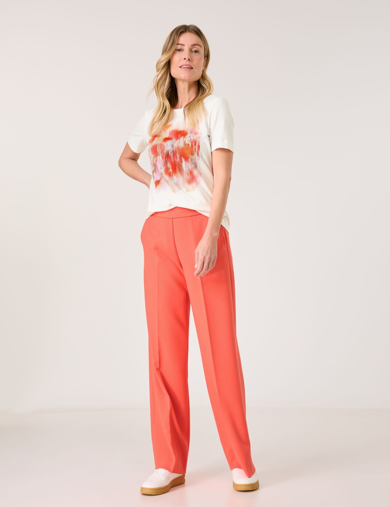 Gerry Weber_T-Shirt with an Abstract Front Print_570228-35003_9040_07