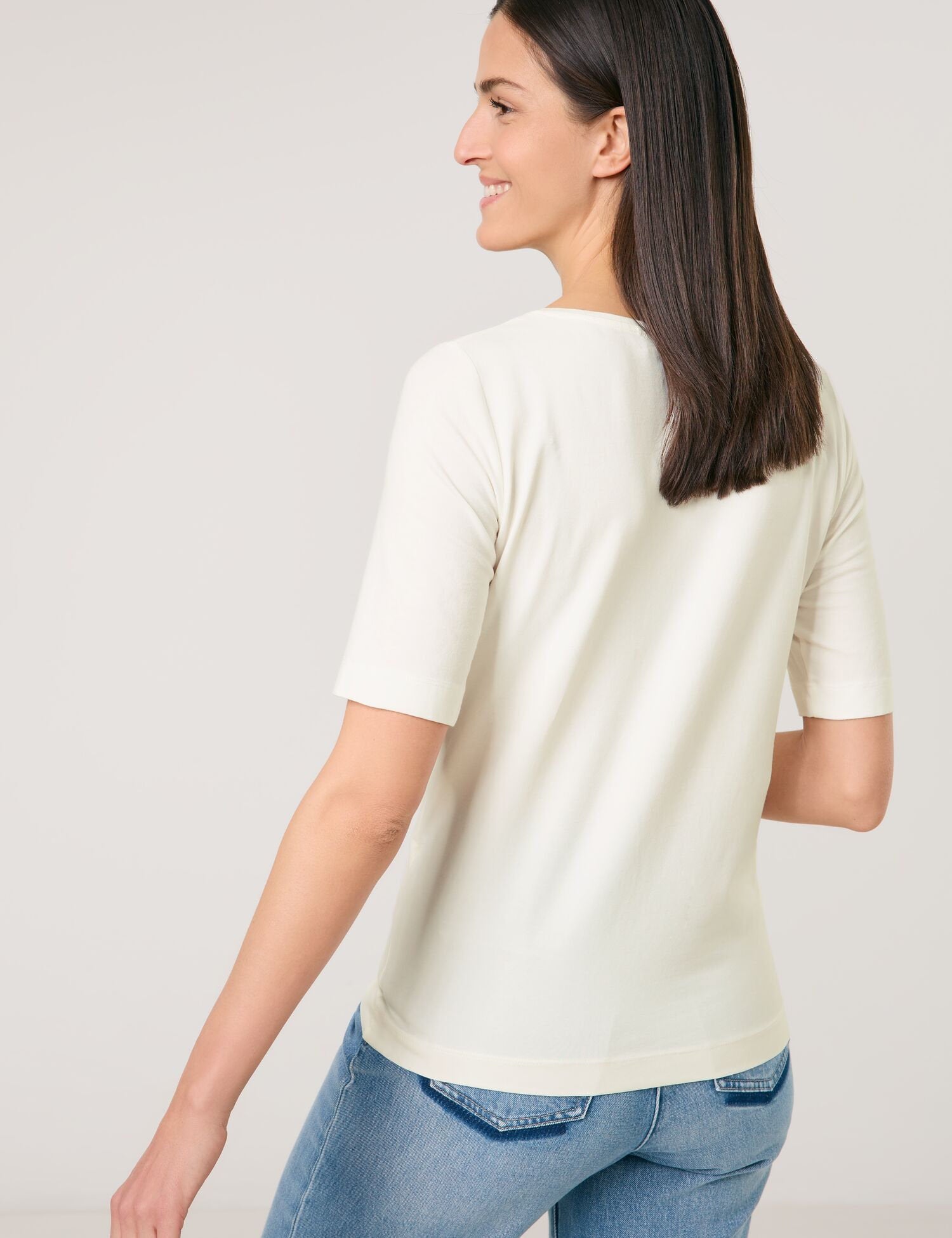 Gerry Weber_Top with Mid-Length Sleeves And an Art Print On The Front_570231-35003_3010_02