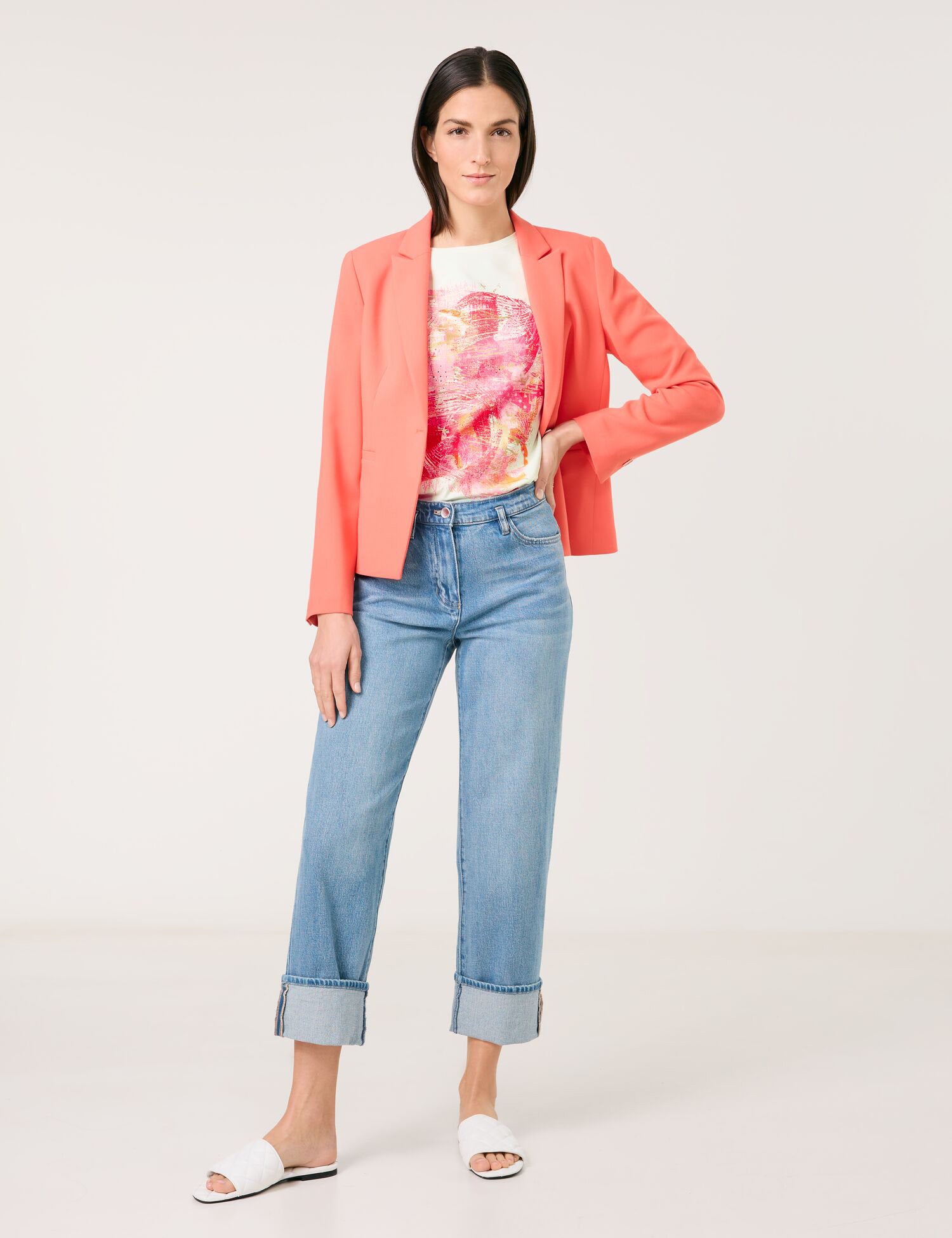 Gerry Weber_Top with Mid-Length Sleeves And an Art Print On The Front_570231-35003_3010_07