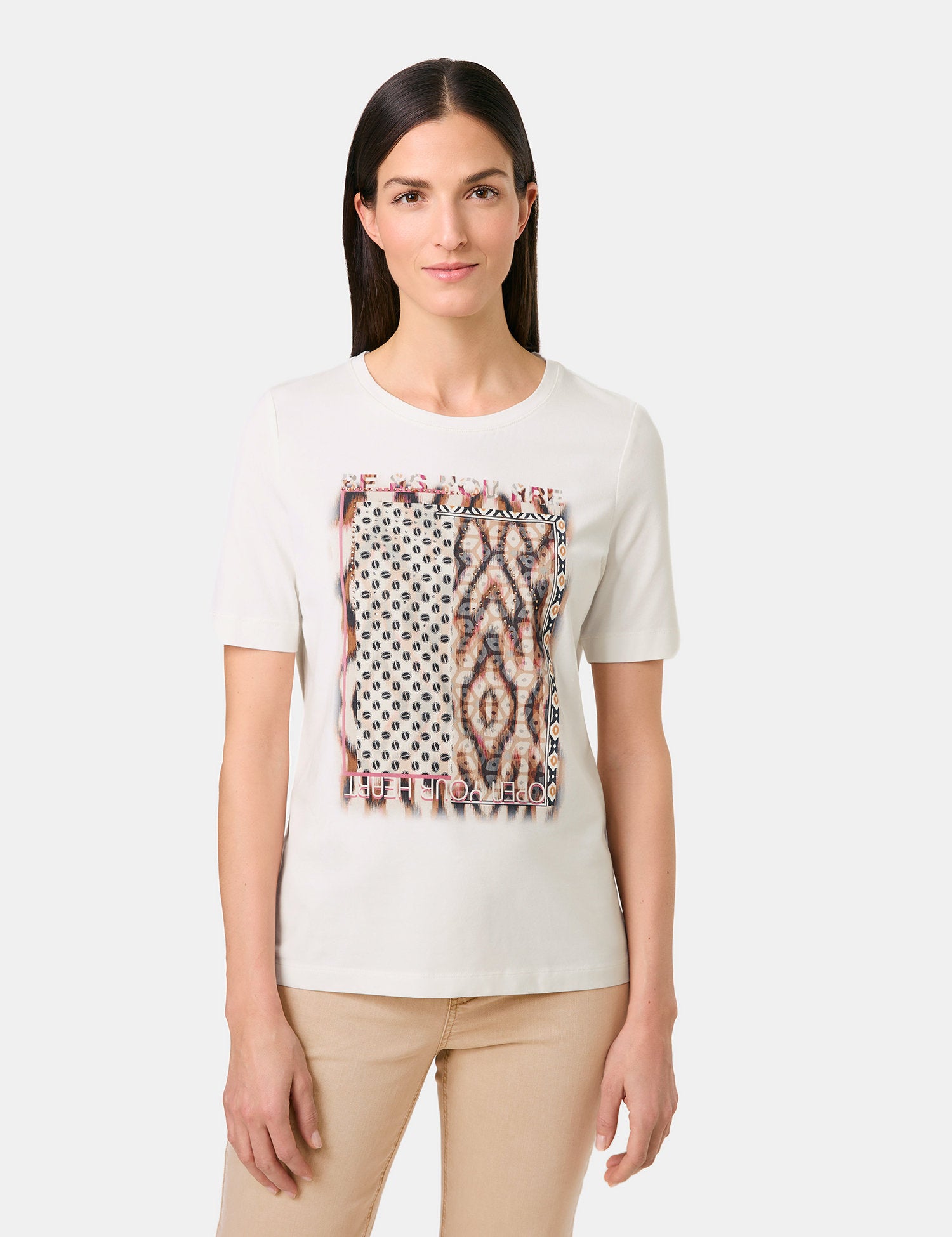 Gerry Weber_Top with Mid-Length Sleeves And a Patchwork Front Print_570237-35010_9042_06