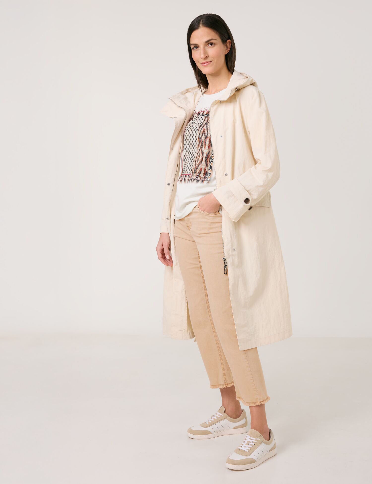 Gerry Weber_Top with Mid-Length Sleeves And a Patchwork Front Print_570237-35010_9042_07