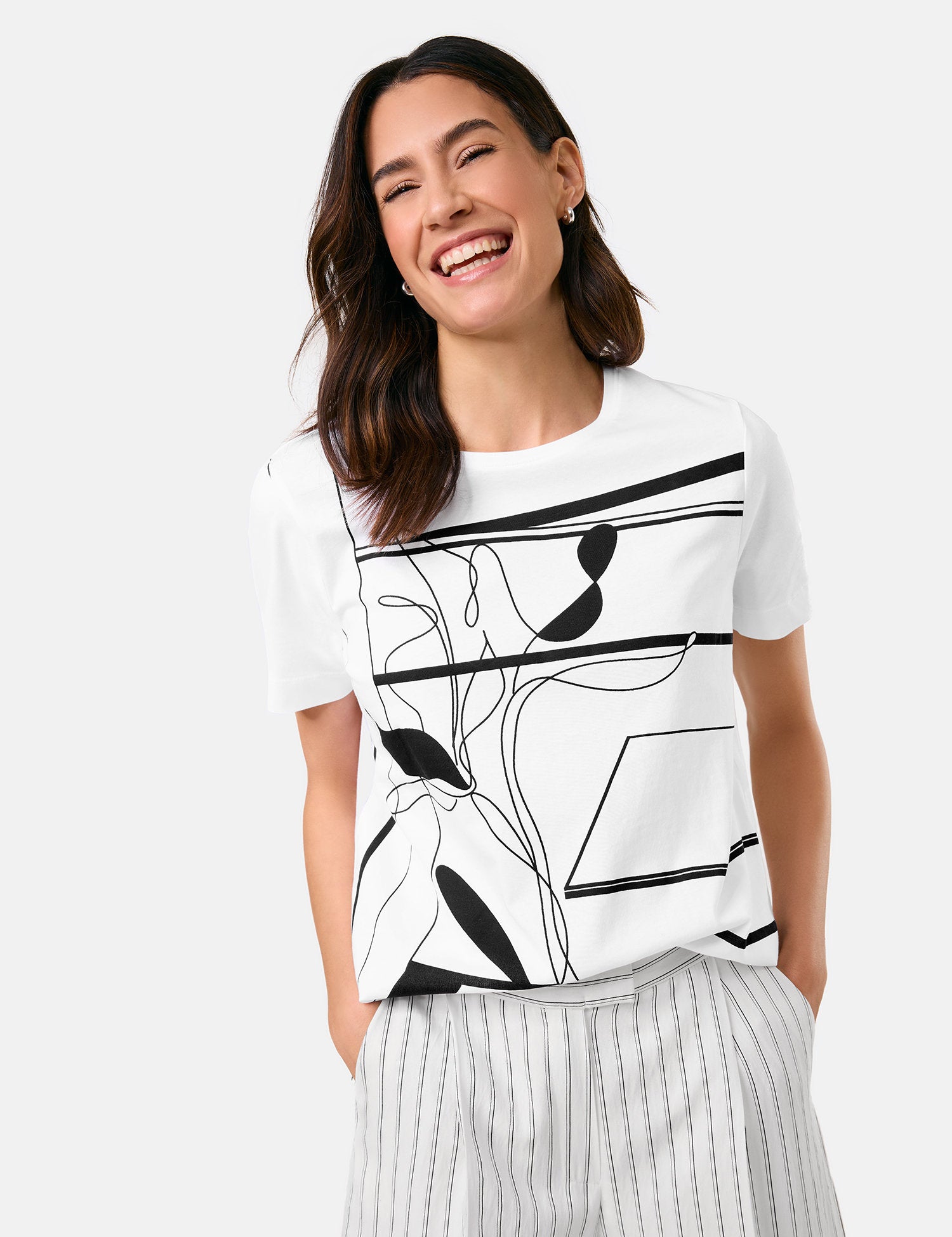 Gerry Weber_Cotton T-Shirt with an Abstract Front Print_570303-35045_9093_07
