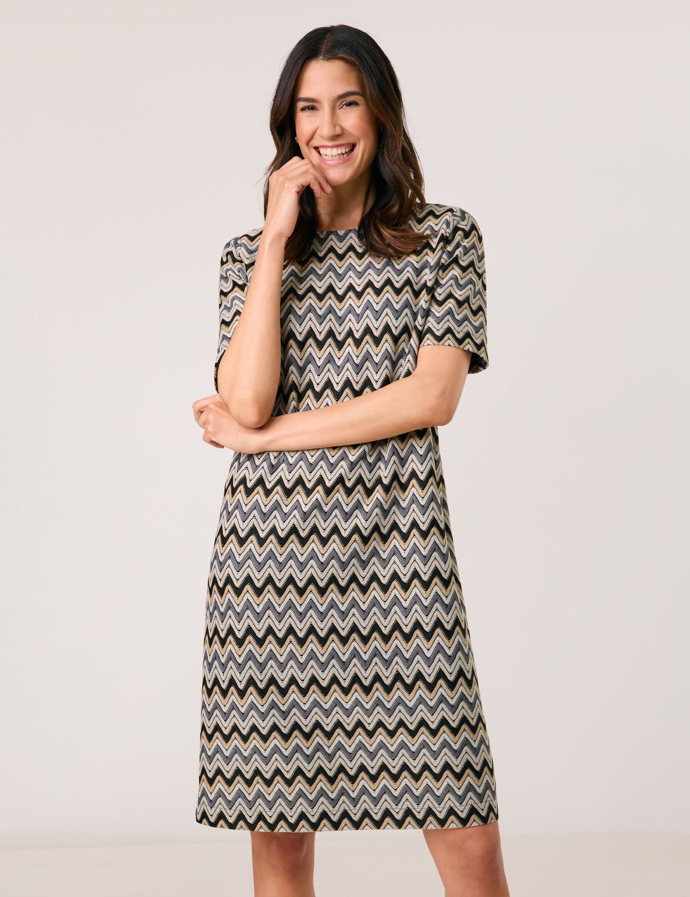 Gerry Weber_Crochet-Look Sheath Dress_580067-31244_9112_01