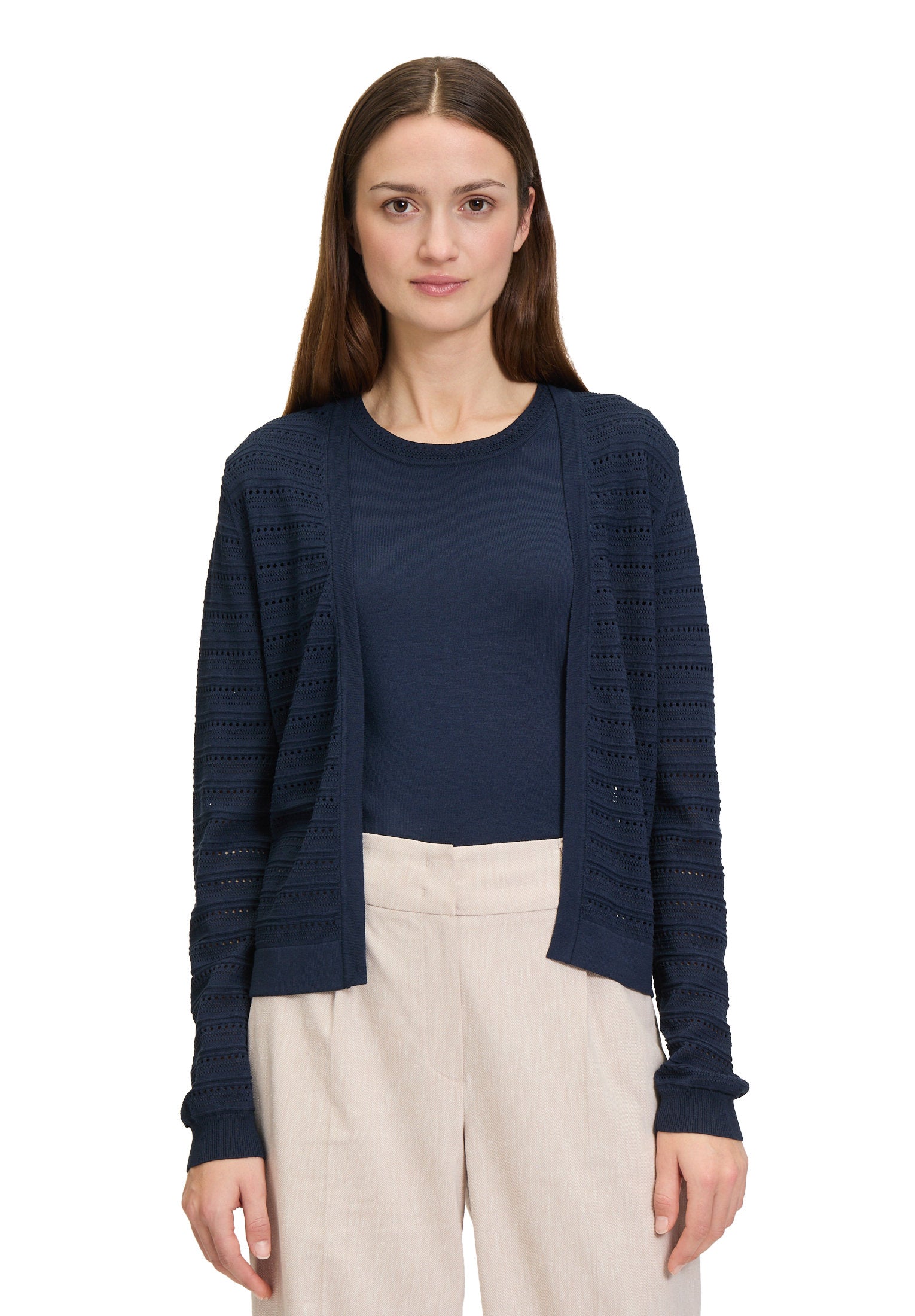 Betty Barclay_Close-Fitting Knit Cardigan_5842-3259_8543_01