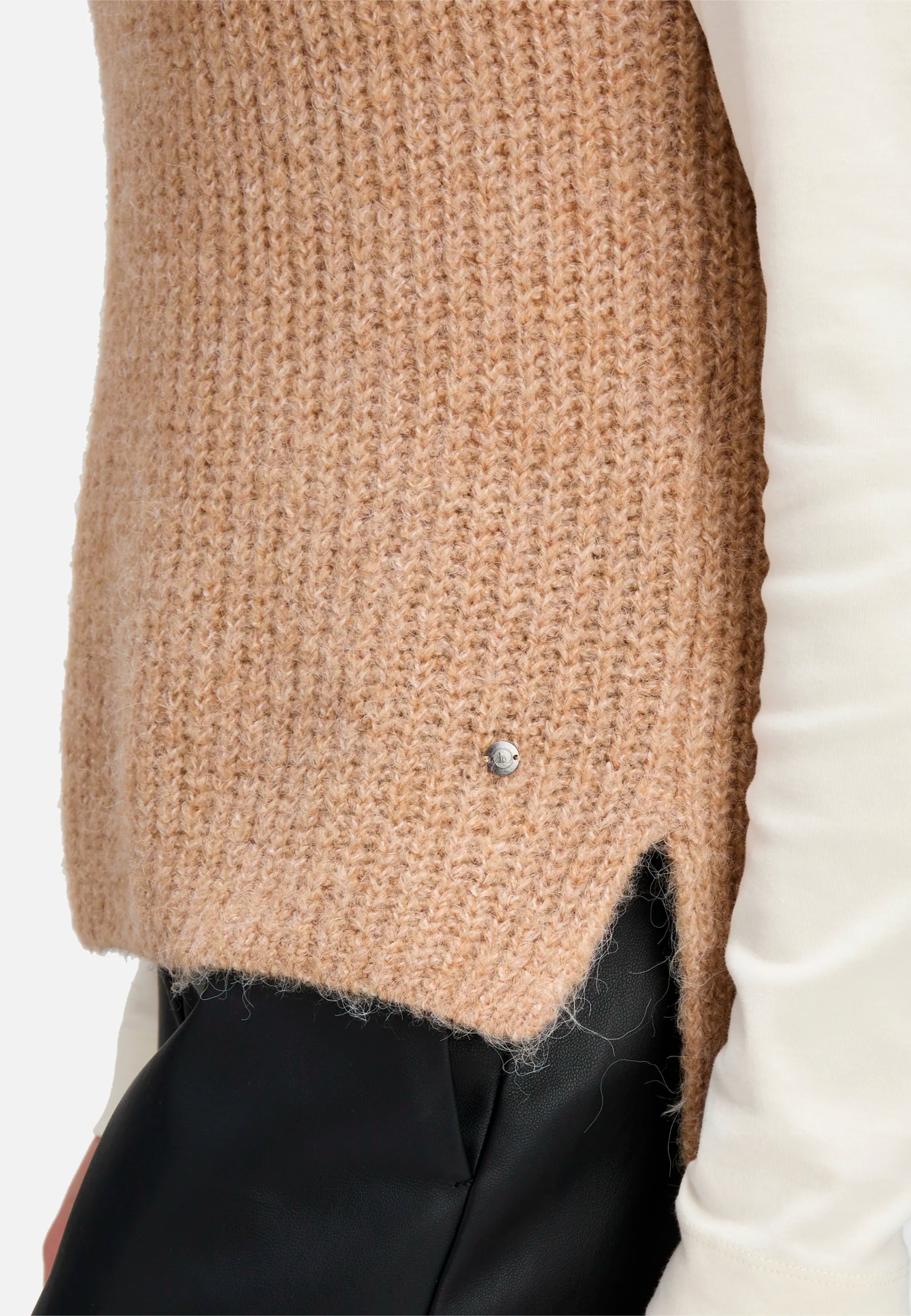 Betty Barclay_Camel Melange_Sleeveless Knit Sweater_5895-3096_7715_06