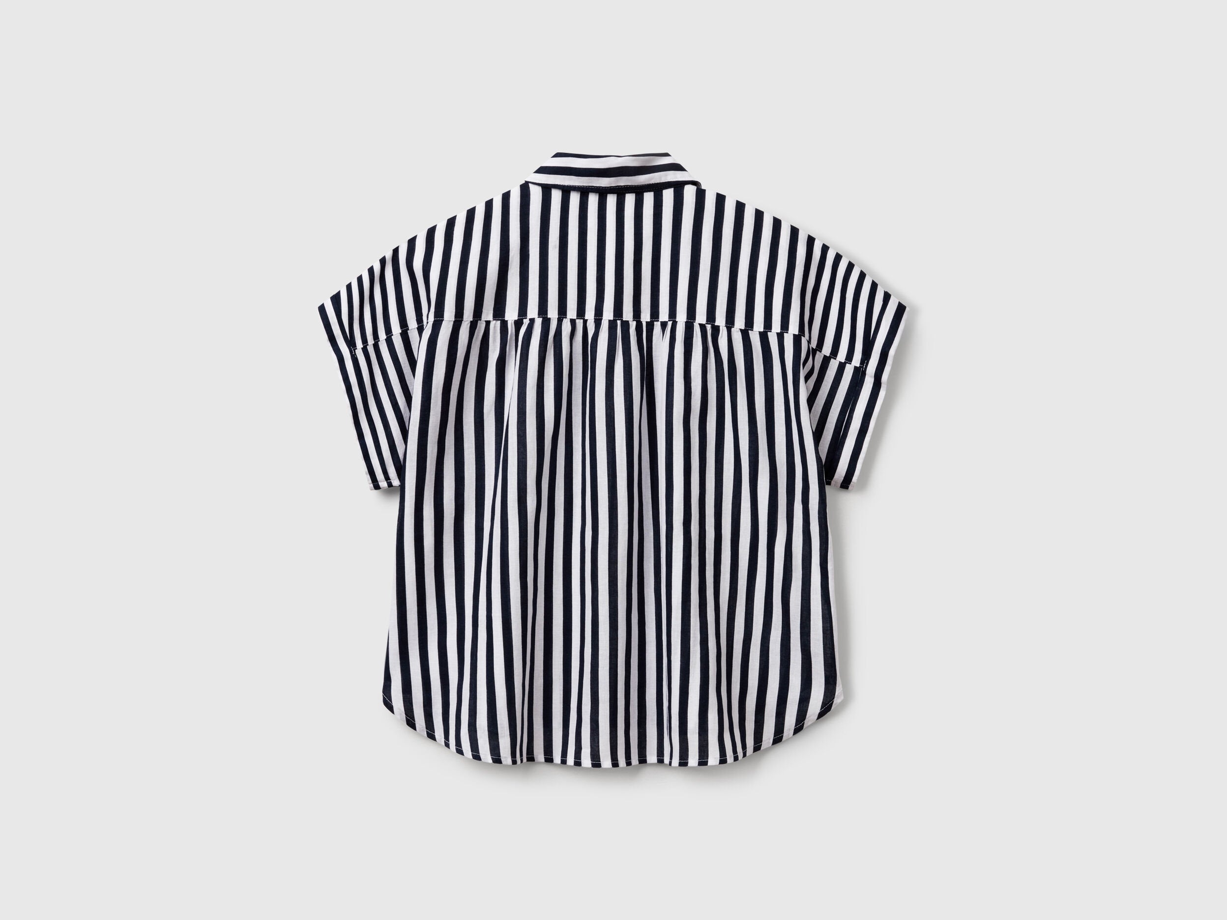 Benetton_Comfort Fit Striped Shirt_58I5DQ08M_77Z_04