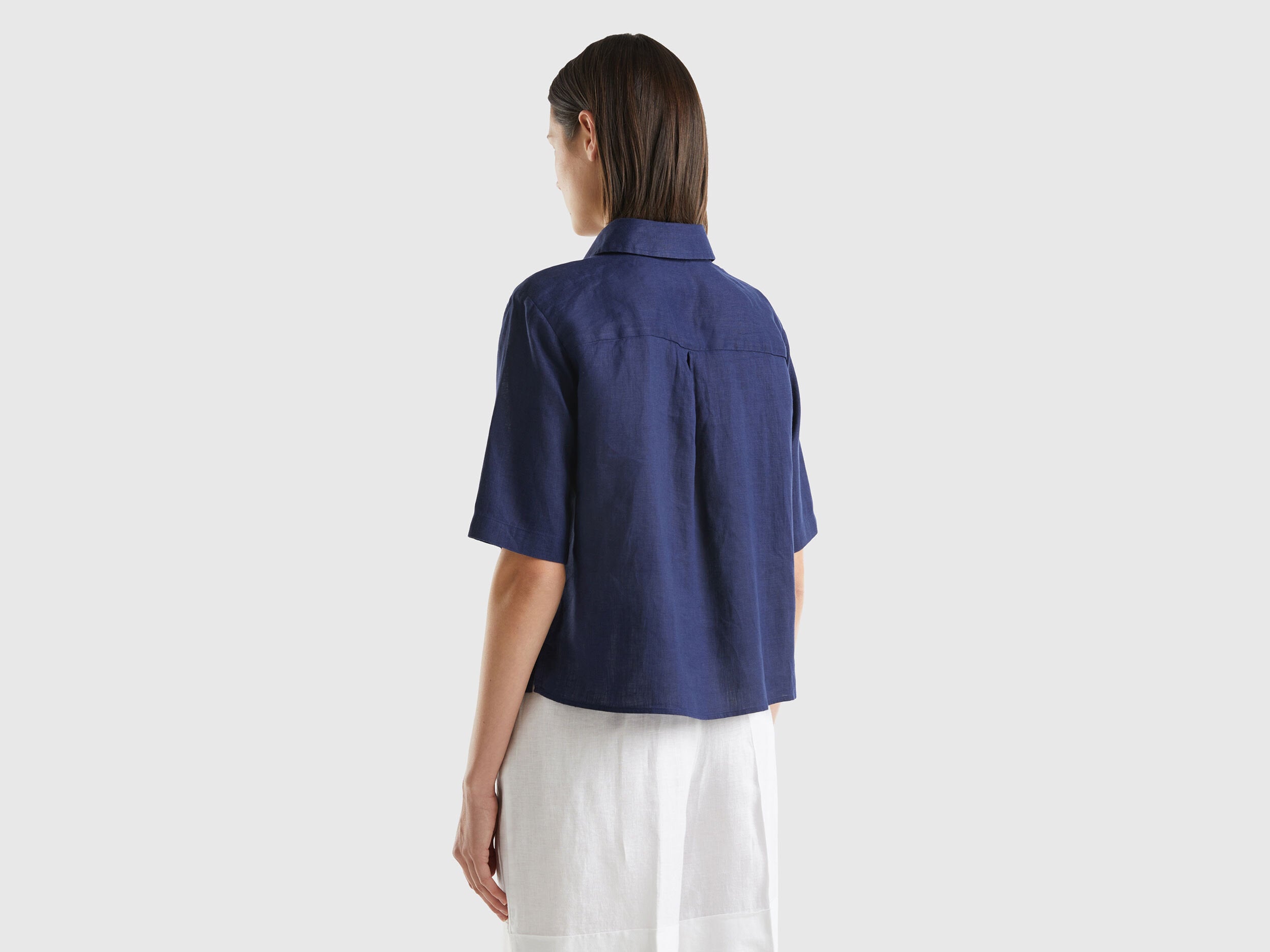 Benetton_Short Shirt in Pure Linen_5BML5QB75_252_03