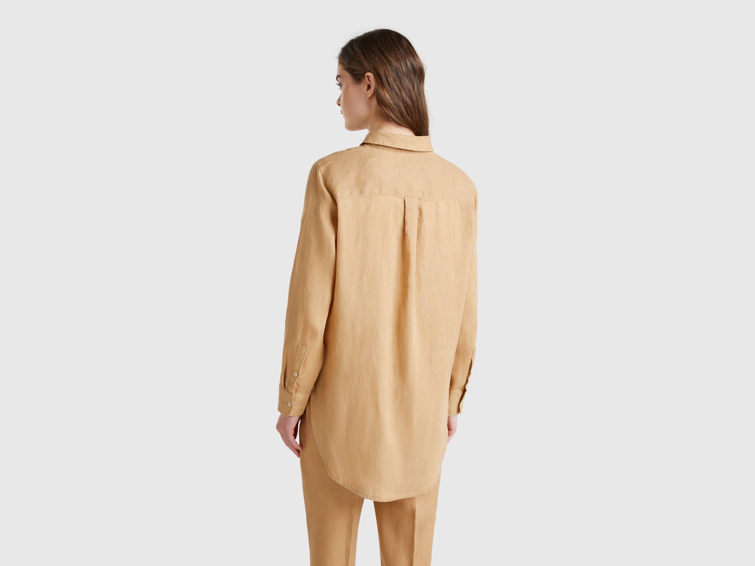 Benetton_Long Shirt in Pure Linen_5BMLDQ02U_193_02