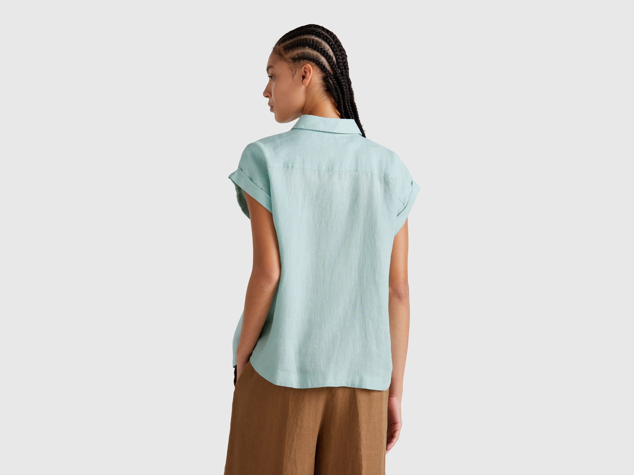 Benetton_Regular Fit Shirt in Pure Linen_5BMLDQ06V_17H_03