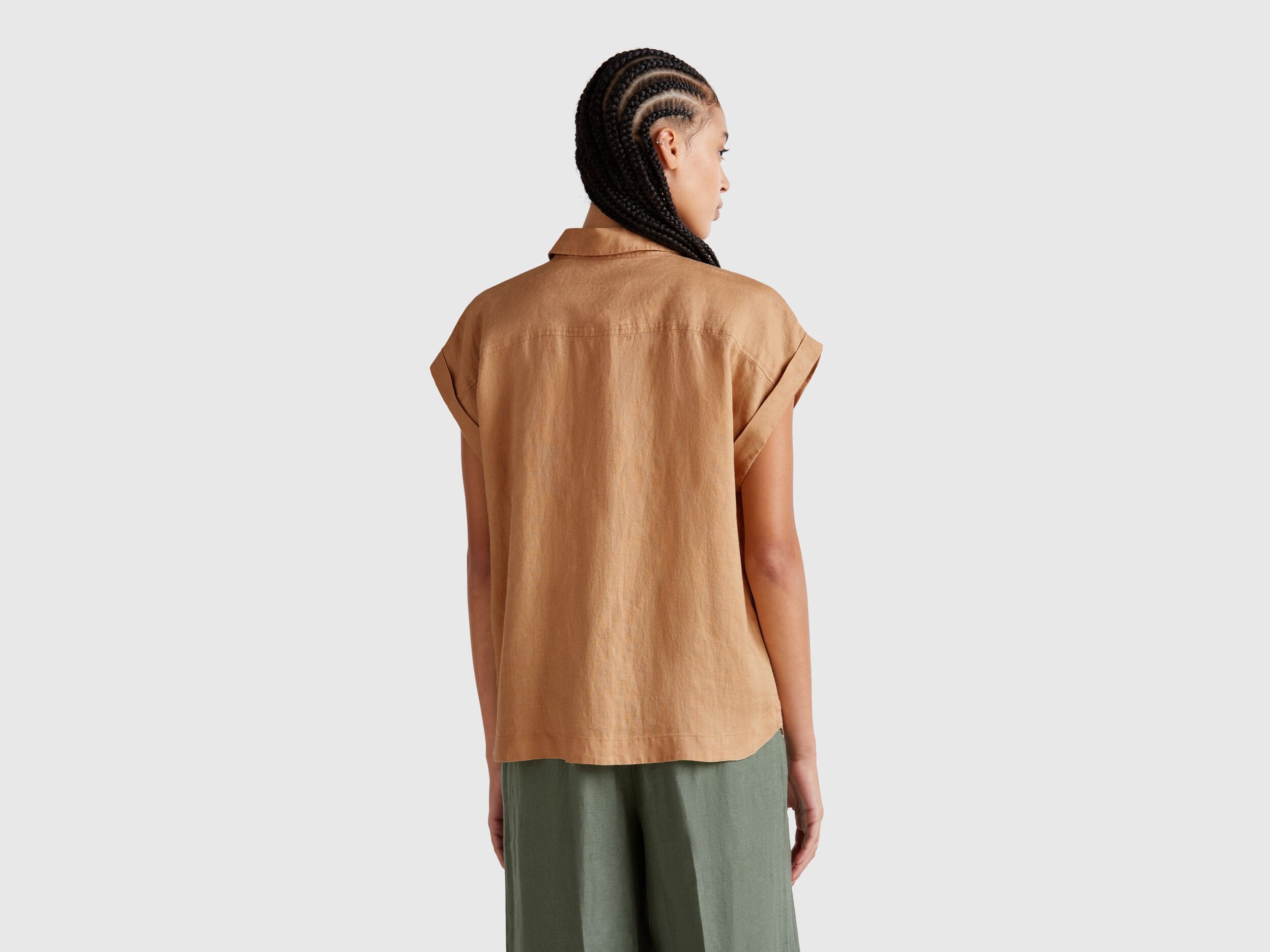 Benetton_Regular Fit Shirt in Pure Linen_5BMLDQ06V_193_03