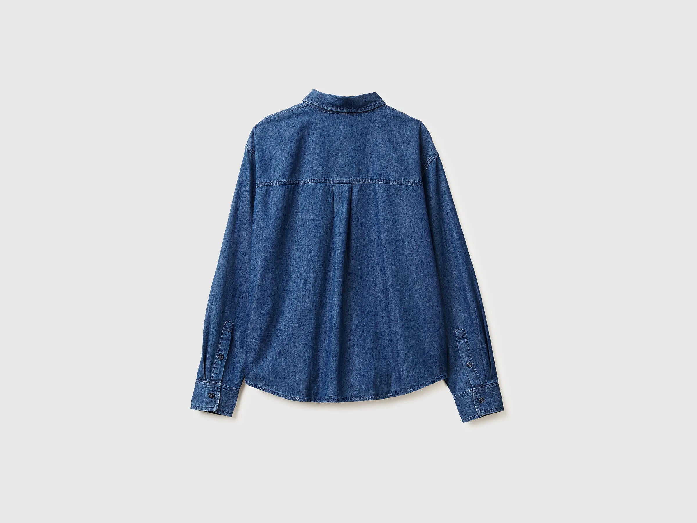 Benetton_Blue_Cropped Chambray Shirt_5DHJDQ0CJ_901_06