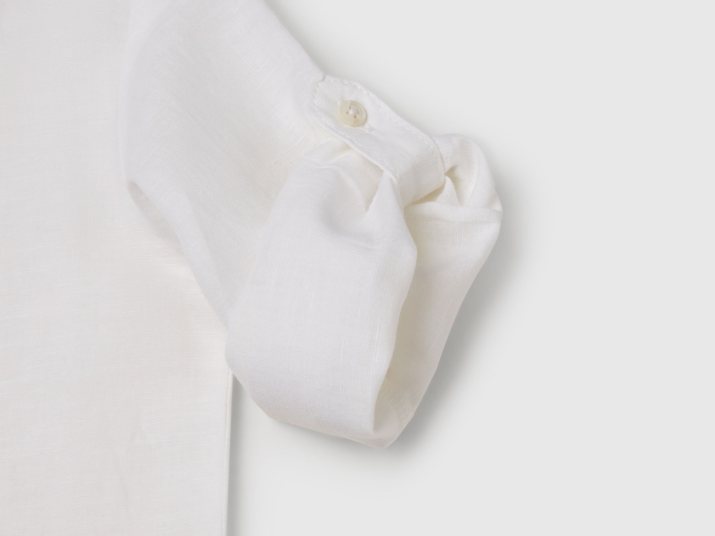 Benetton_Mandarin Collar Shirt in Linen Blend_5IPVGQ01L_101_03