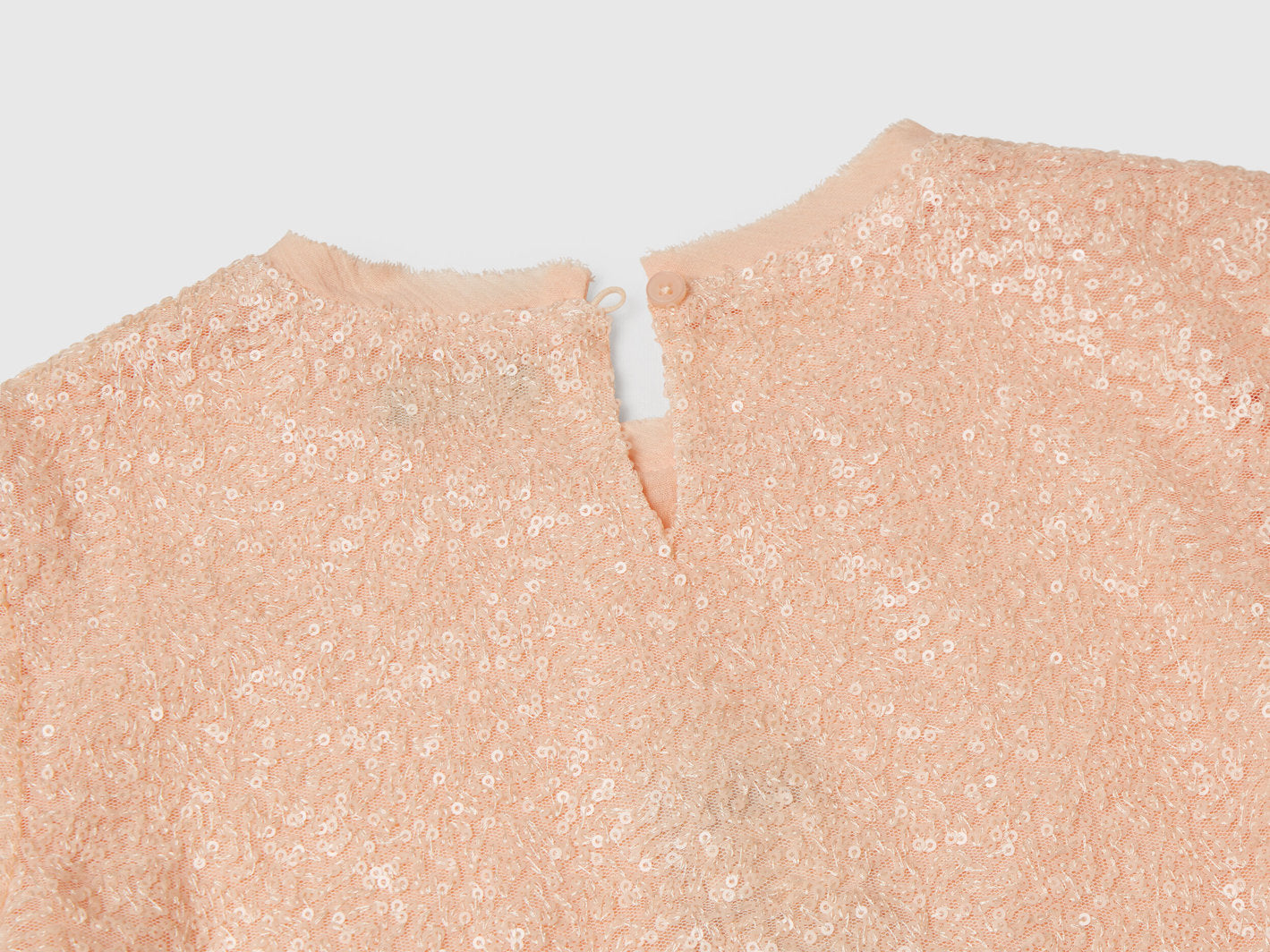 Benetton_Top with Sequins_5PUECQ043_901_03