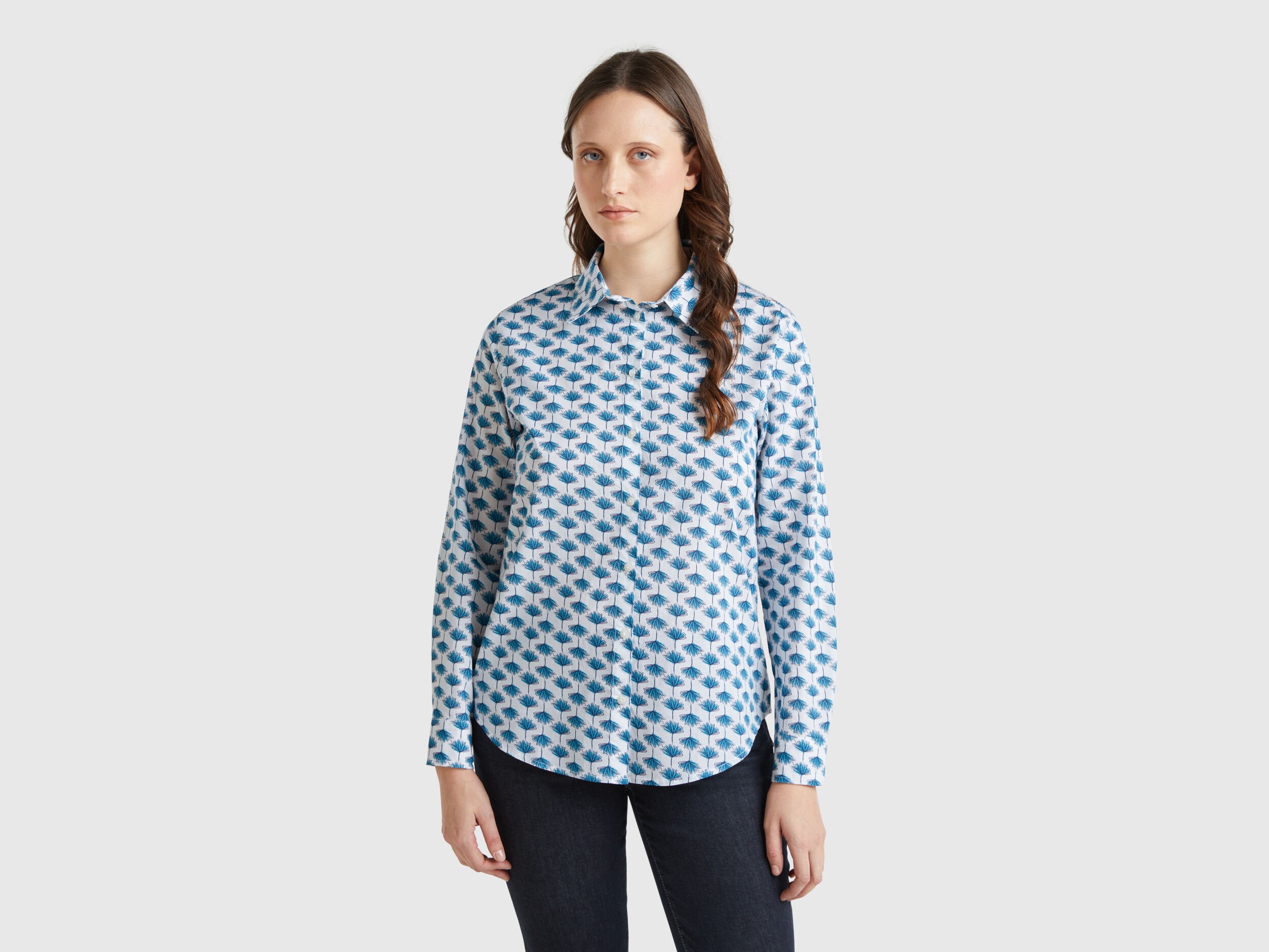 Benetton_Patterned Dark White Shirt_5Q6SDQ0AY_66A_01