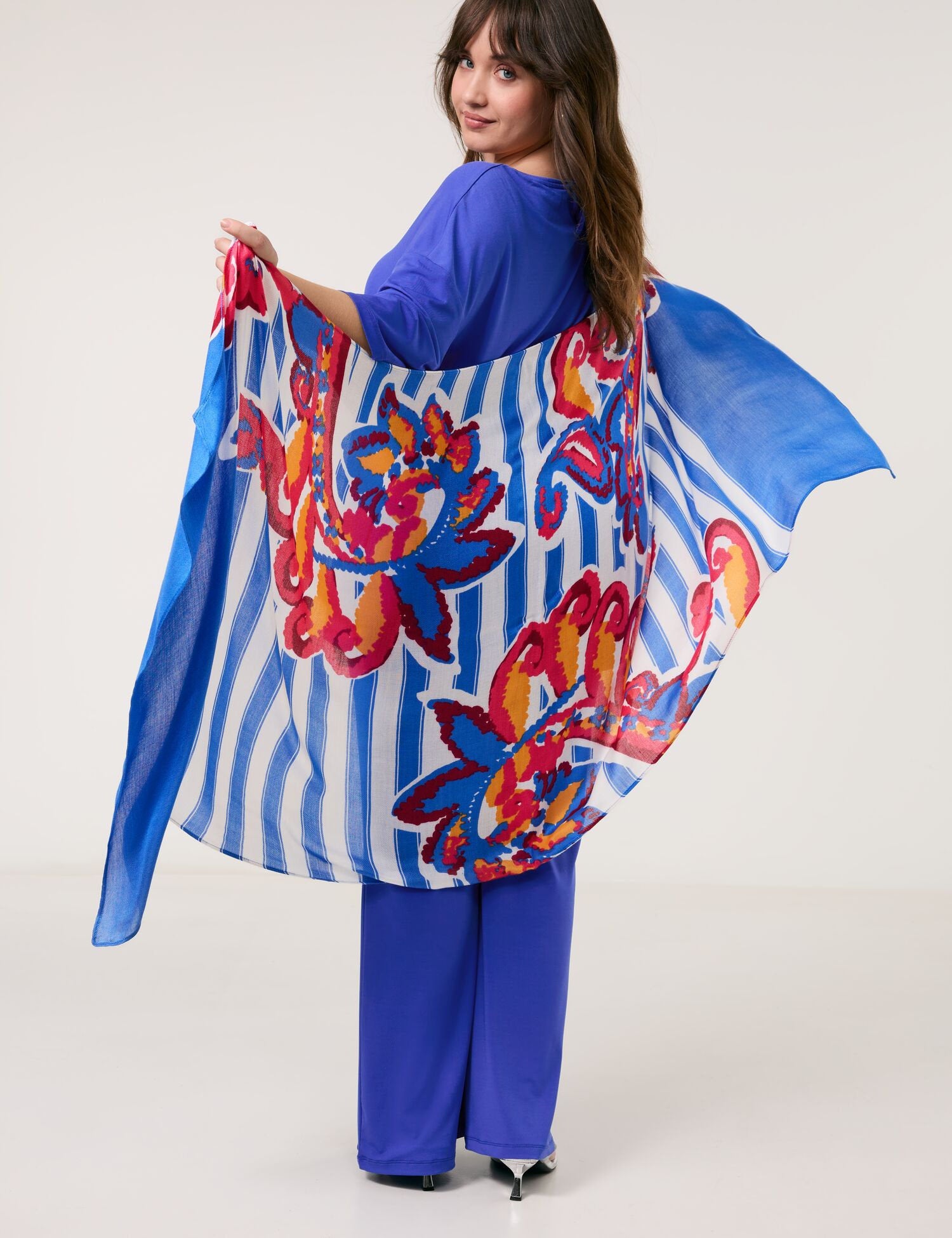 Samoon_Soft Scarf with a Paisley Print_600604-23103_8962_04