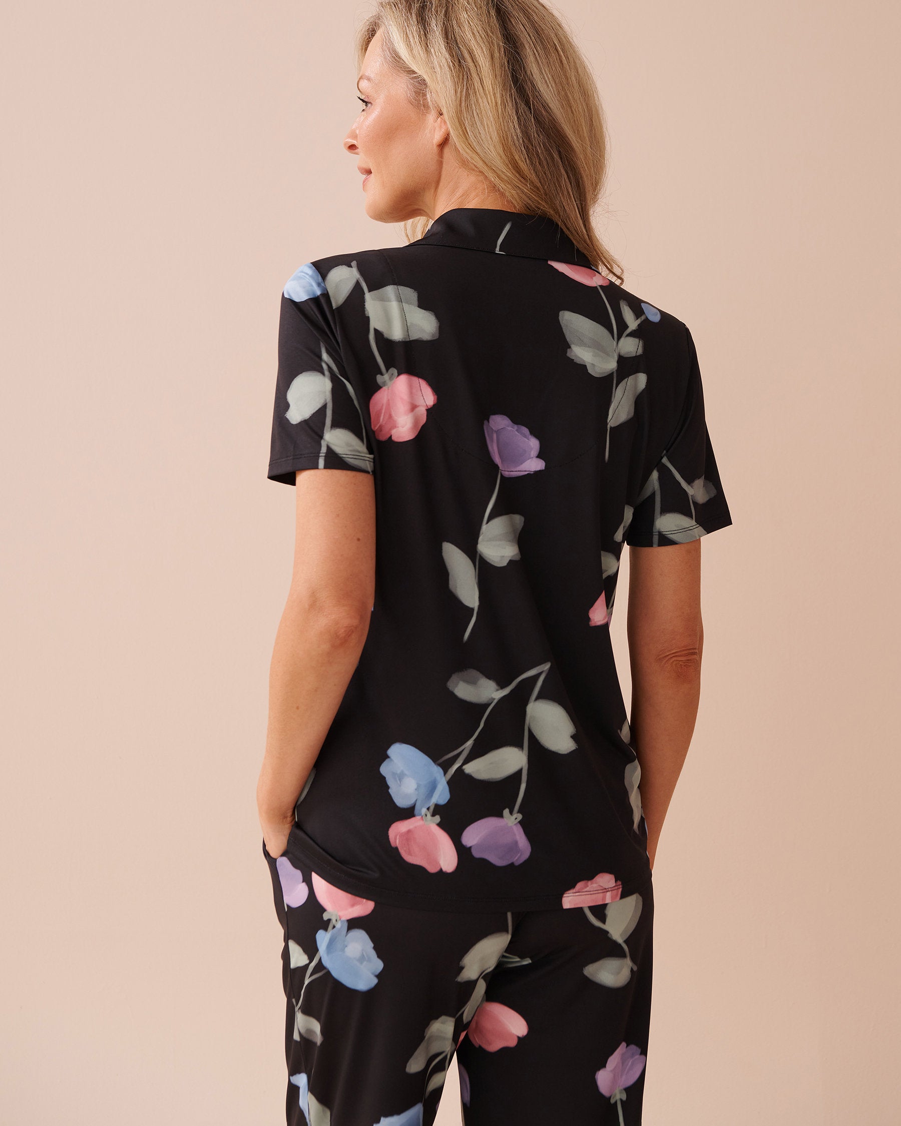 La Vie en Rose_Recycled Fibers Tulip Print Button-Down Shirt _60100120_P00405_02