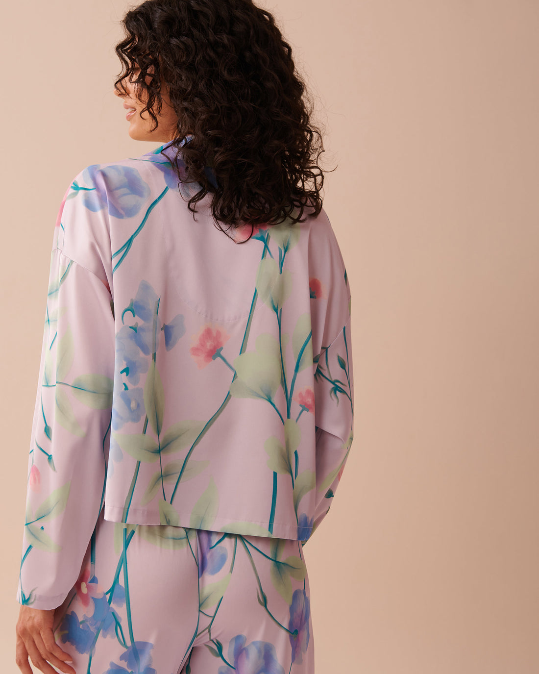 La Vie en Rose_Luxury Edition Lavender Garden Print Satin Button-Down Shirt_60100122_P50088_02