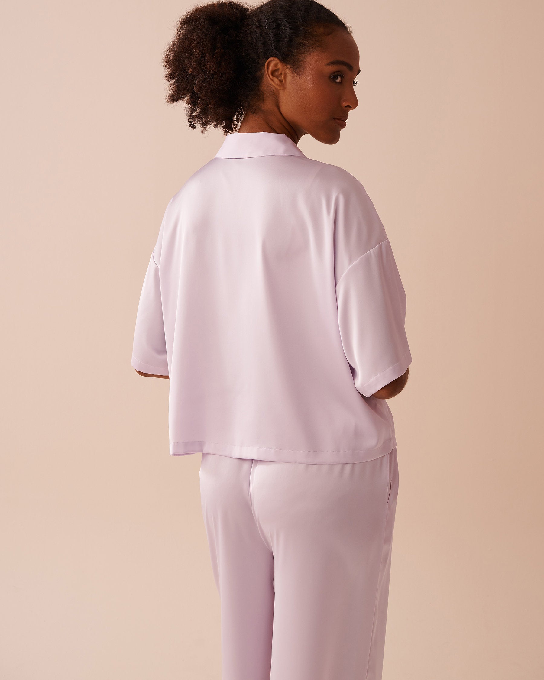 La Vie en Rose_Luxury Edition Satin Short Sleeve Button-Down Shirt_60100123_50009_02