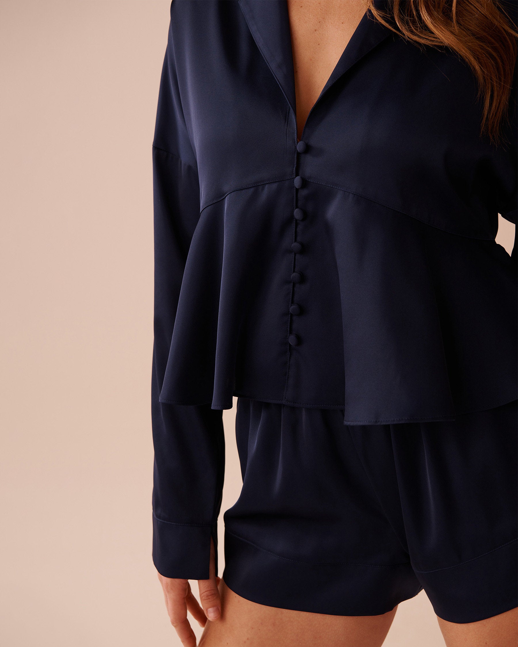 La Vie en Rose_Luxury Edition Satin Flared Button-Down Shirt_60100126_40099_03