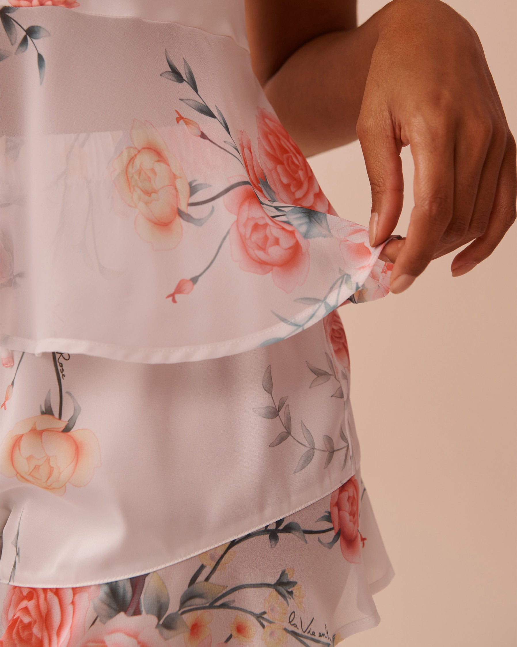 La Vie en Rose_Luxury Edition Romantic Bouquet Satin and Chiffon Cami_60100127_P10476_03