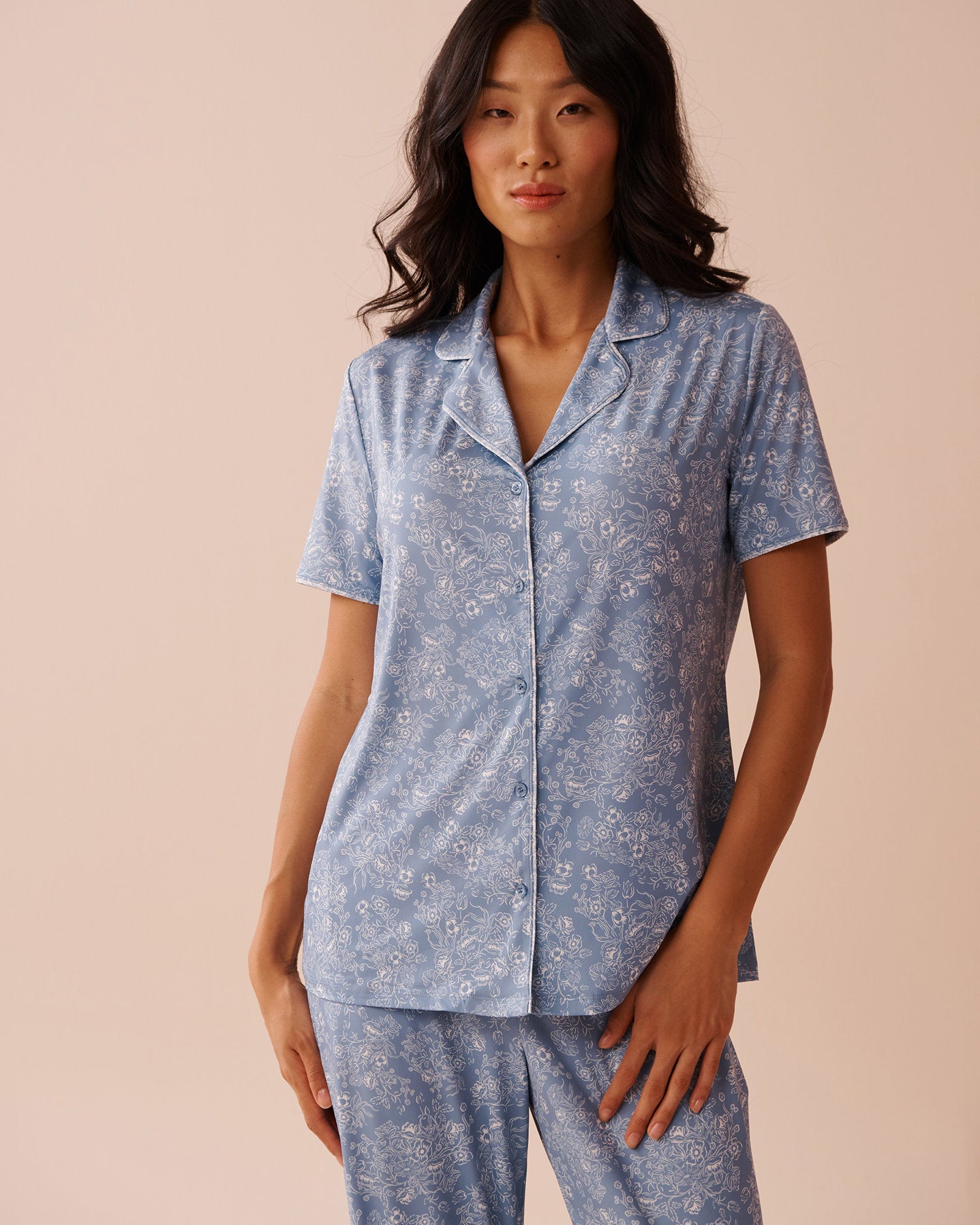 La Vie en Rose_White Floral Print Recycled Fibers Button-Down Shi_60100131_P40421_01