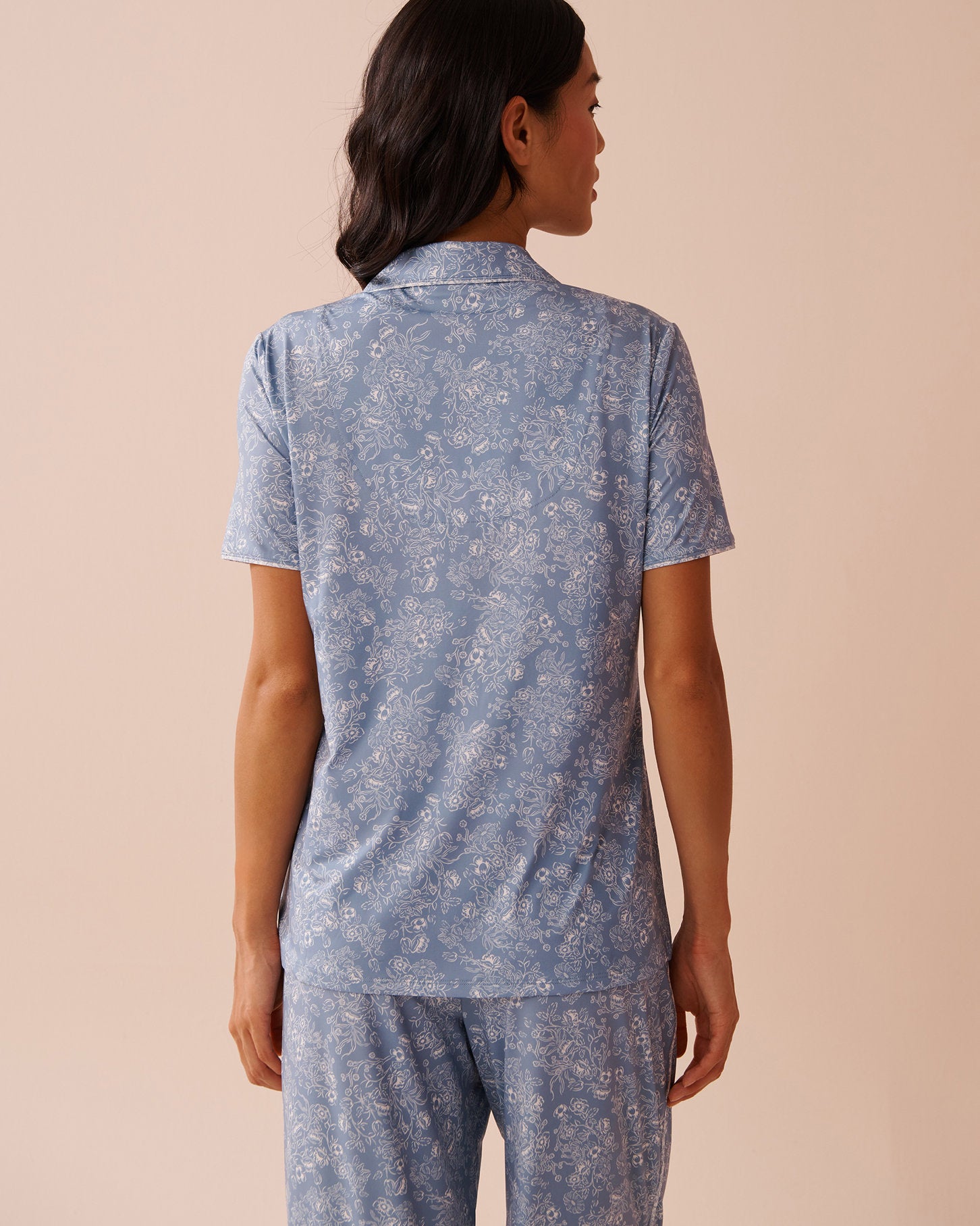 La Vie en Rose_White Floral Print Recycled Fibers Button-Down Shi_60100131_P40421_02