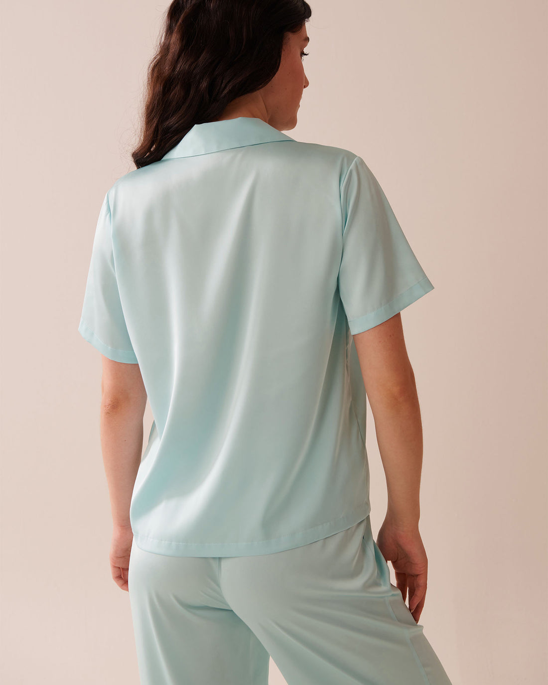 La Vie en Rose_LUXURY EDITION Satin Short Sleeve Button-down Shirt_60100135_40090_02