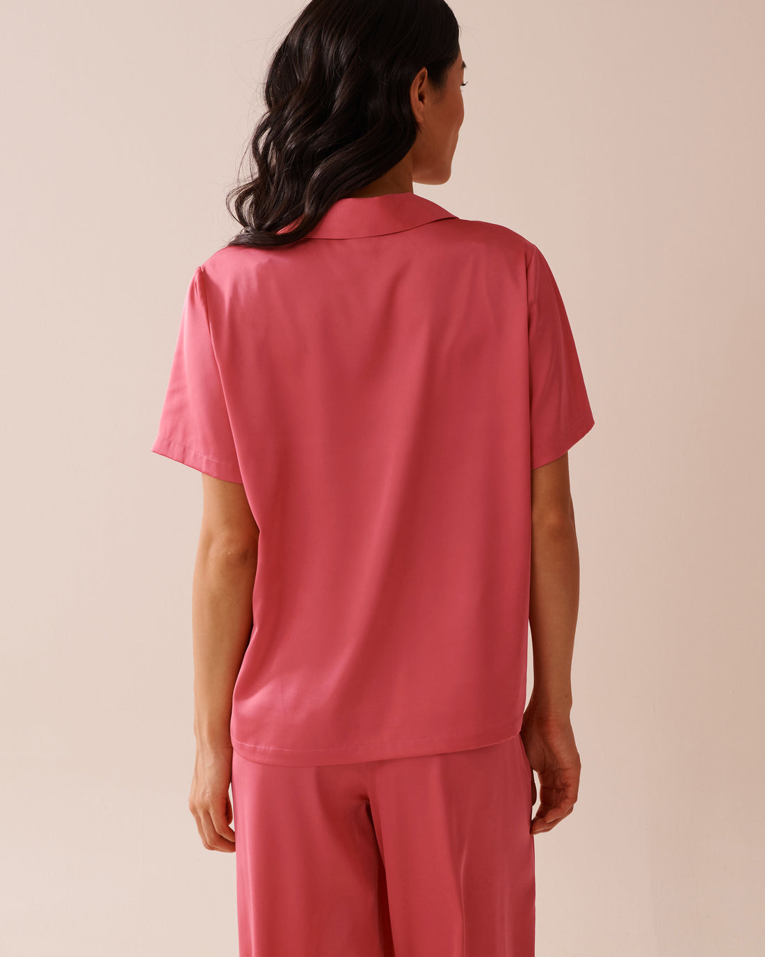 La Vie en Rose_LUXURY EDITION Satin Short Sleeve Button-down Shirt_60100135_60008_02