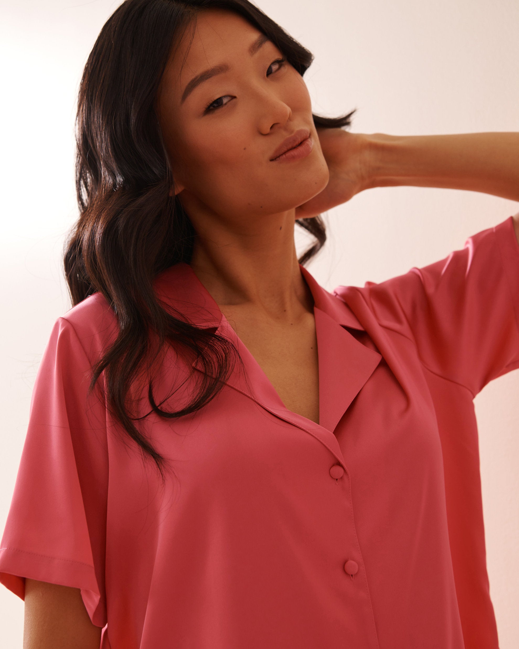 La Vie en Rose_LUXURY EDITION Satin Short Sleeve Button-down Shirt_60100135_60008_03
