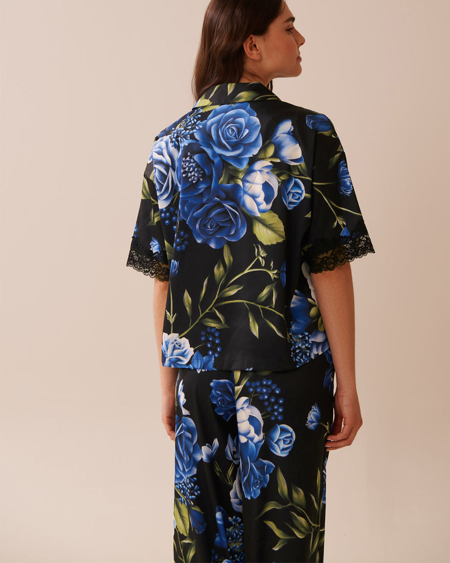 La Vie en Rose_Black & Blue Garden_LUXURY EDITION Rose Print Satin and Lace Trim Button-Down Shirt_60100143_P00430_02