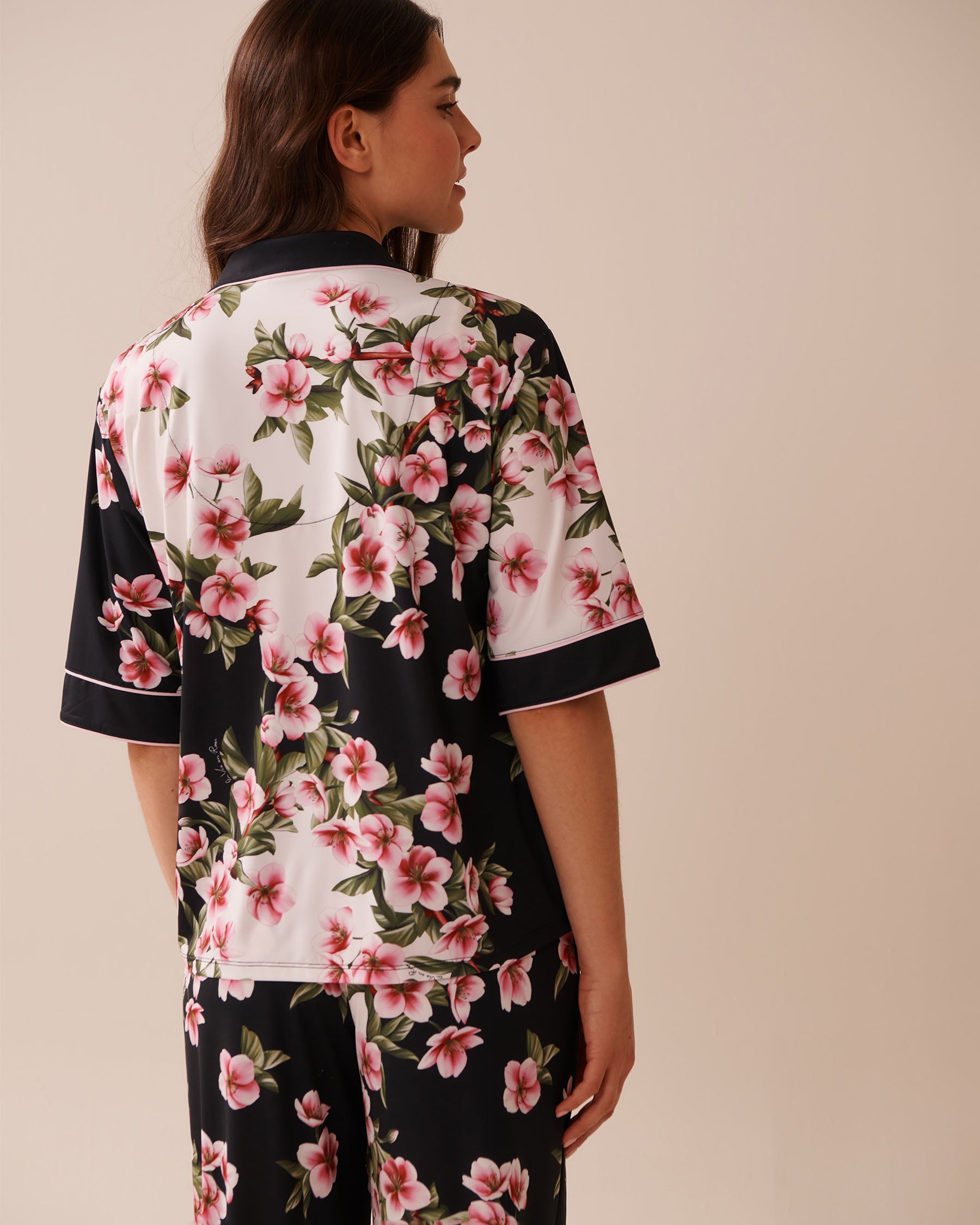 La Vie en Rose_Cherry Blossom_Cherry Blossom Print Recycled Fibers 3/4 Sleeve Bu_60100146_P00431_02