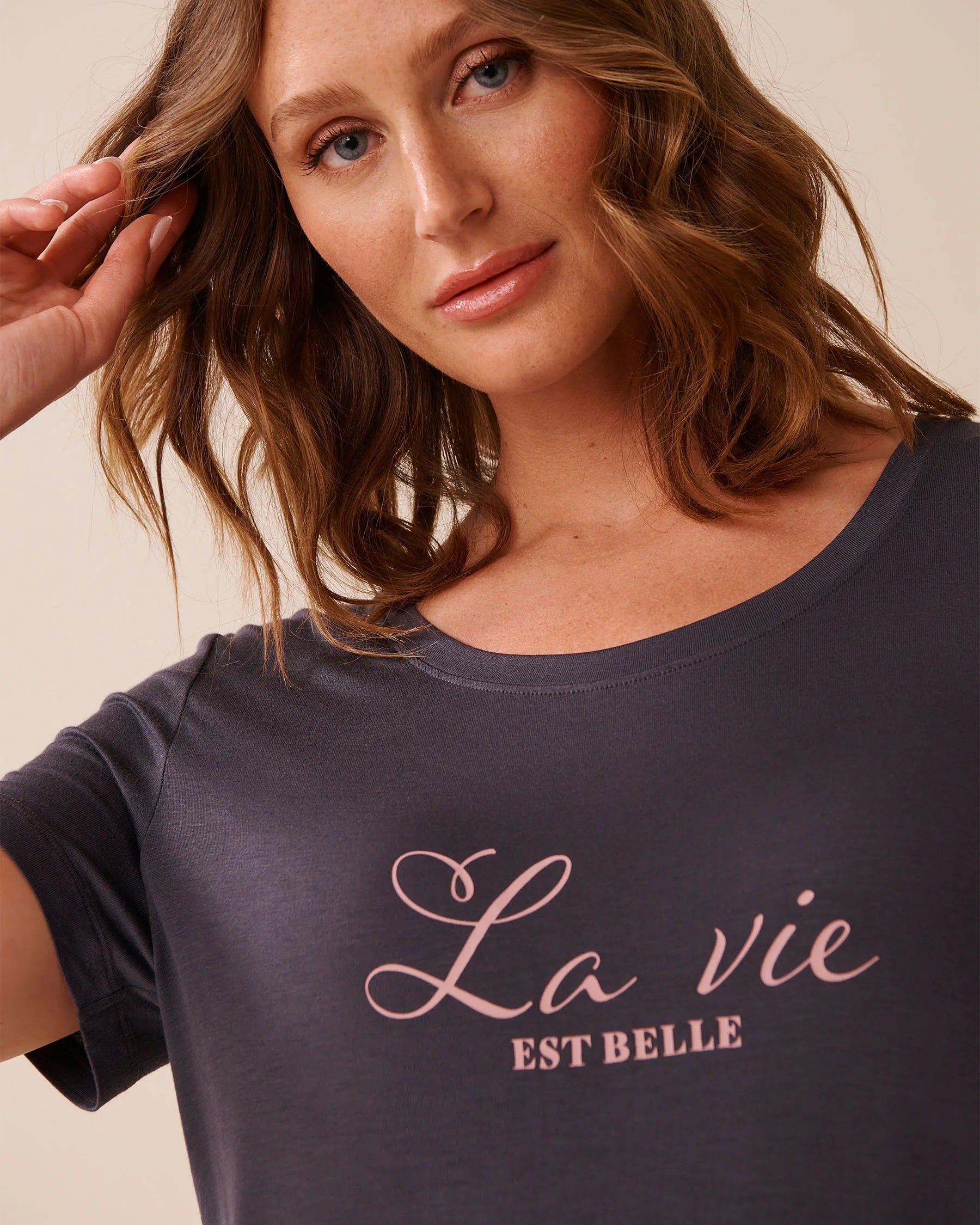 La Vie en Rose_Periscope W/ Screen_Soft Jersey Crew Neck T-Shirt_60100159_P00459_03