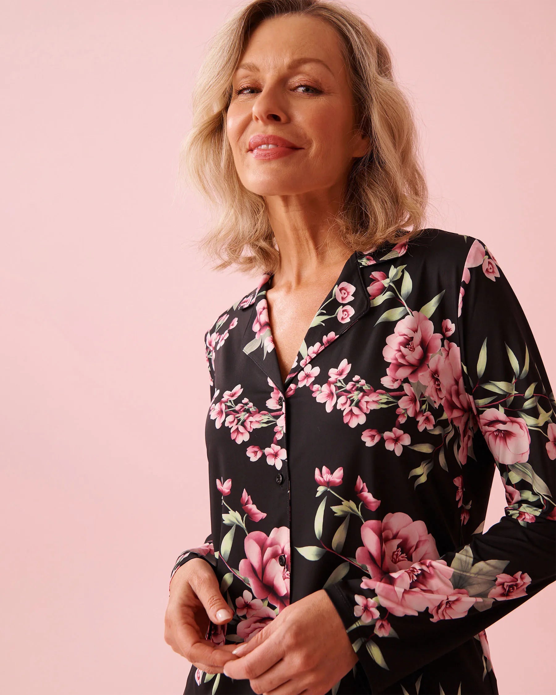 La Vie en Rose_Multi-Color_Peony Print Recycled Fibers Button-down Shirt_60100175_P00489_03
