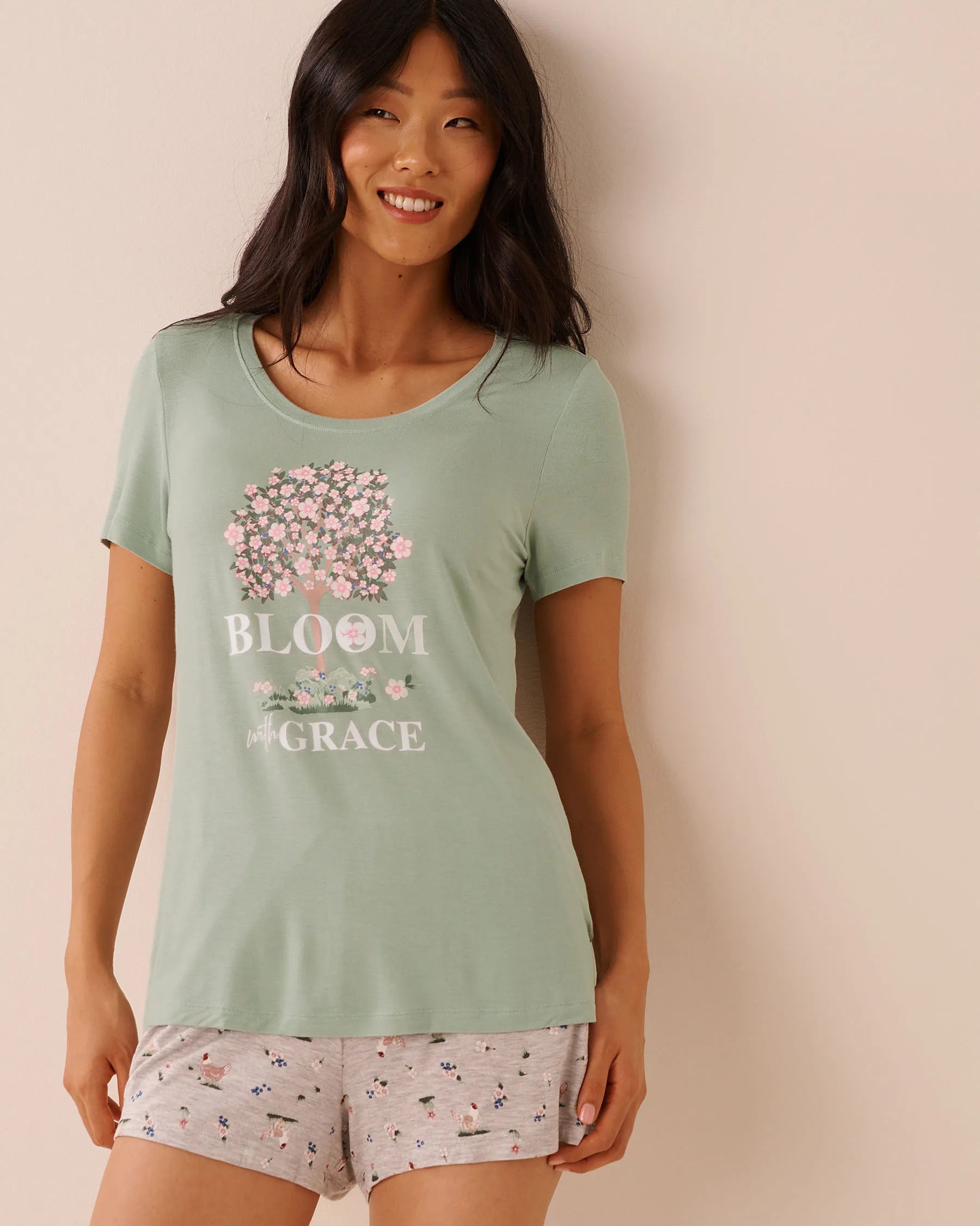 La Vie en Rose Frosty Green W/Screen 1 Women Pink Floral Print Soft Jersey T-shirt SKU: 60100190_P30148 Image 01