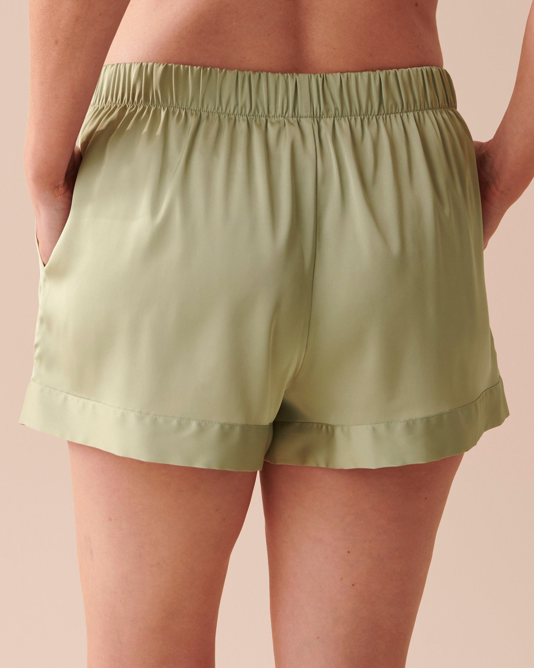 Satin Short_60200086_30035_02